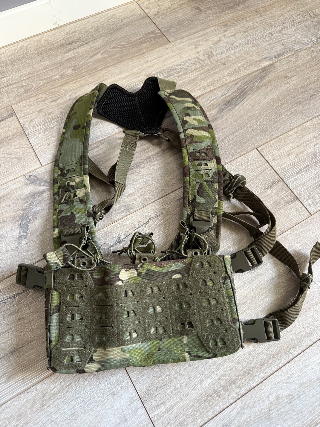 Novirtsch - Modular Chest Rig 1.0 ACP Tropic, wkłady na 6x M4