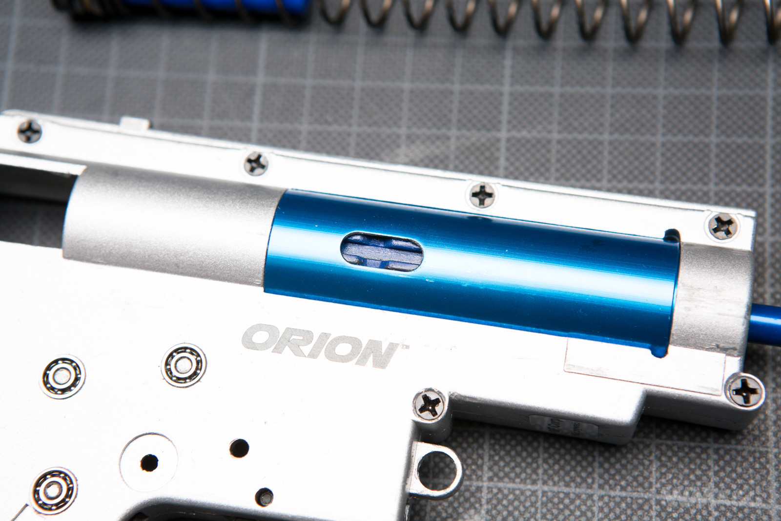 Specna Arms SA-E12 PDW - wewnątrz