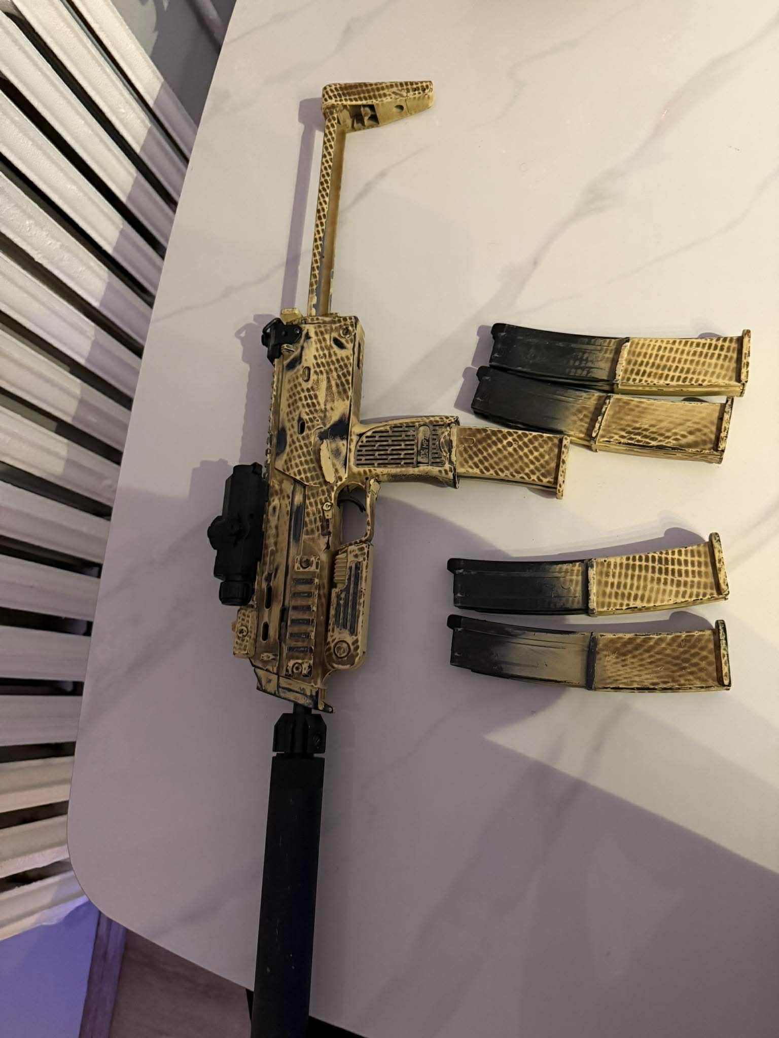 Mp7 gbb kwa + 5 magazynków i dodatki