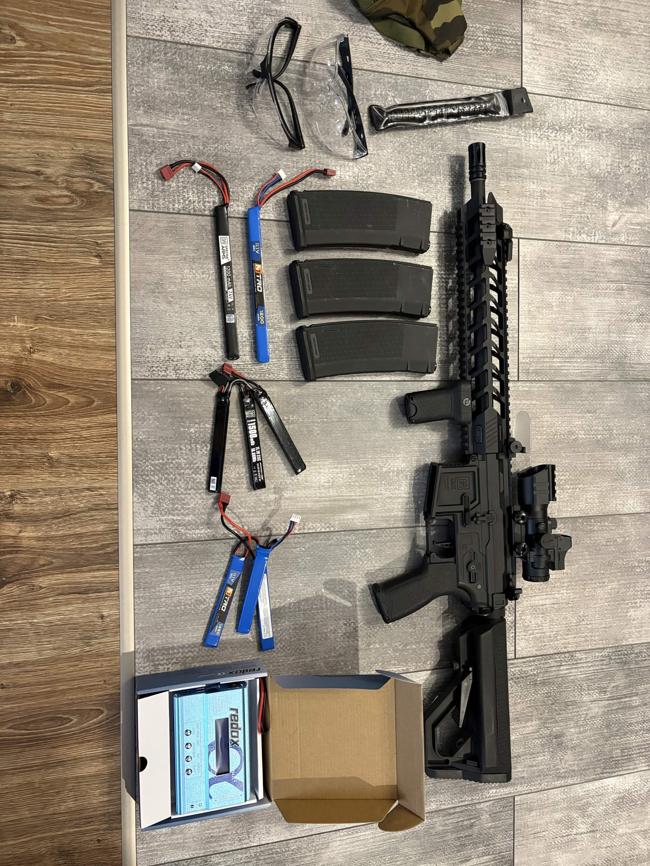 Specna Arms EDGE 2.0 SA-E13-RH + luneta Rhino + 3x LiPo + akcesoria