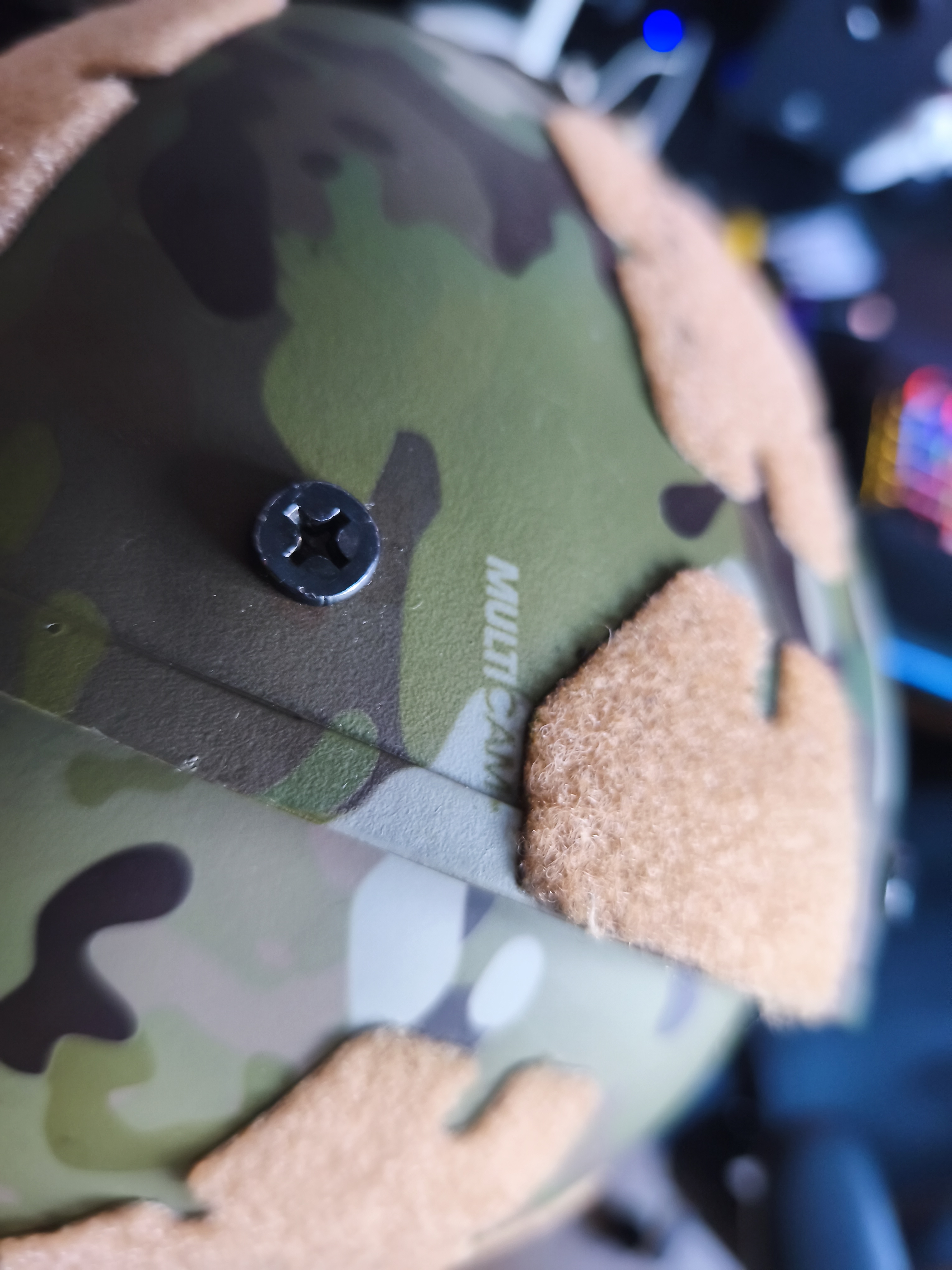 Replika hełmu CryePrecision AirFrame produkcji Ultimate Tactical w Multicam