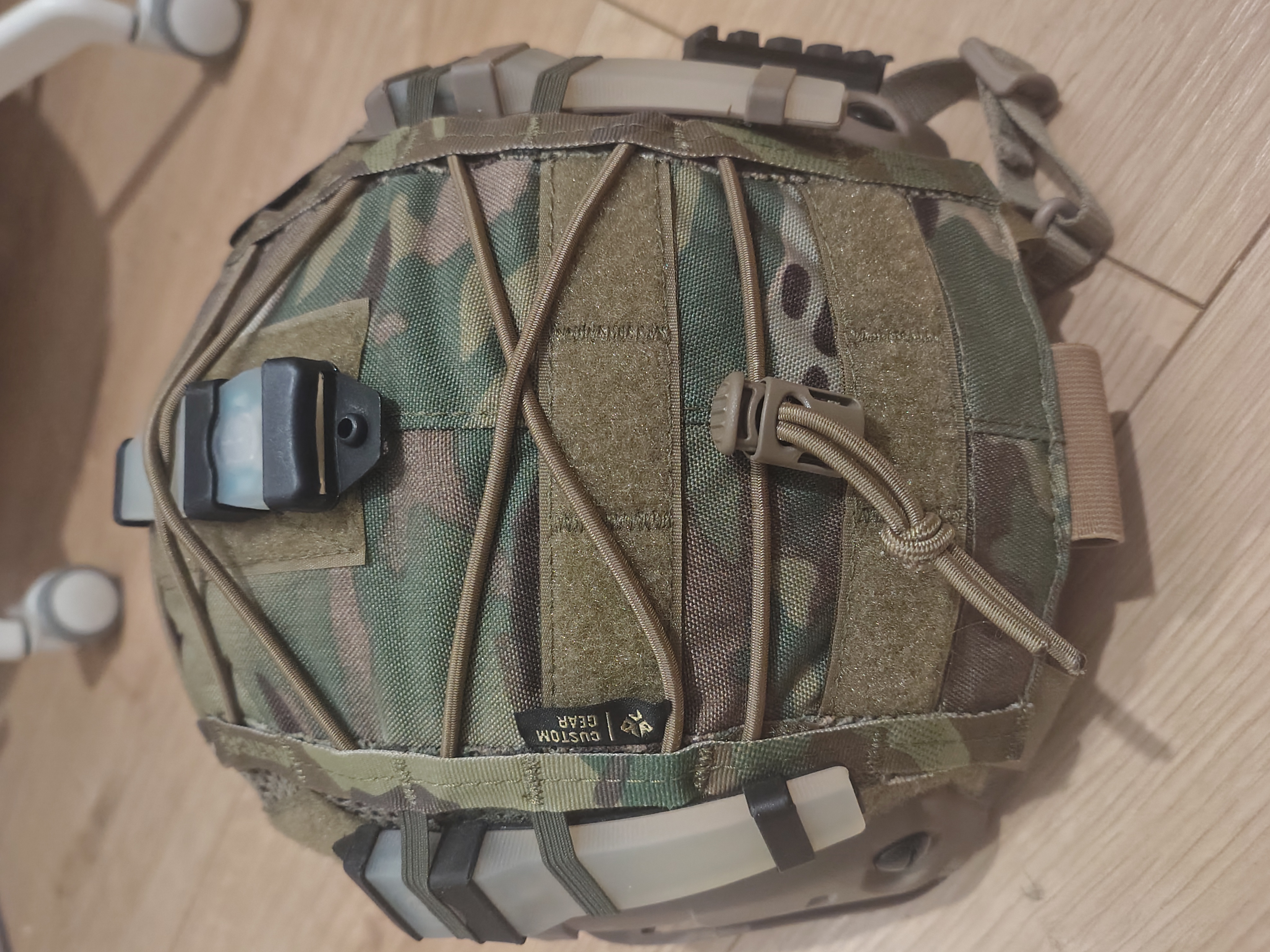 Replika hełmu FMA plus pokrowiec DBR Custom Gear