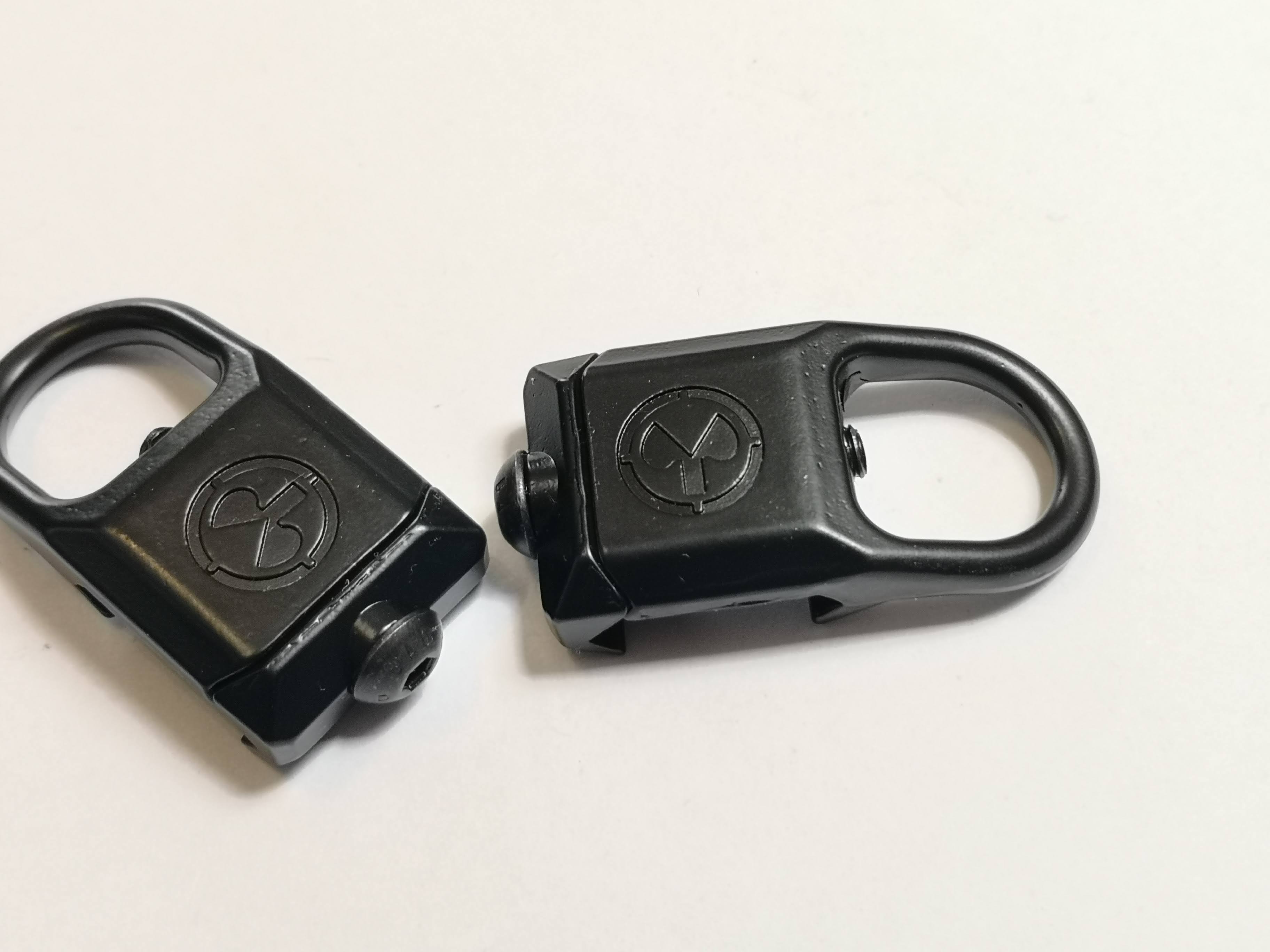 Uchwyty zawieszenia RAS na szyne 22mm RIS kopia Magpul