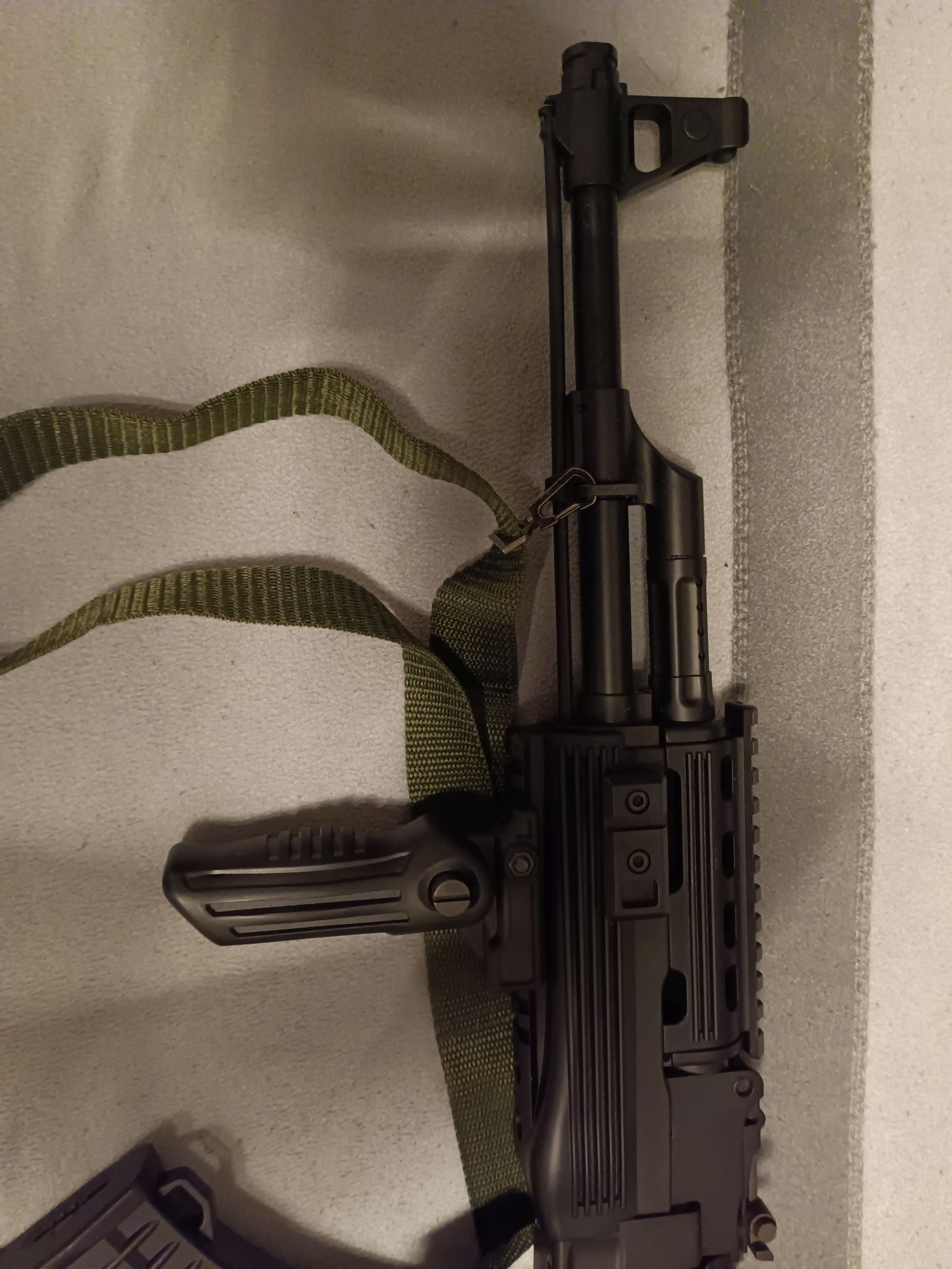 ASG karabinka szturmowego AR-M7T (replika elektryczna na baterie)