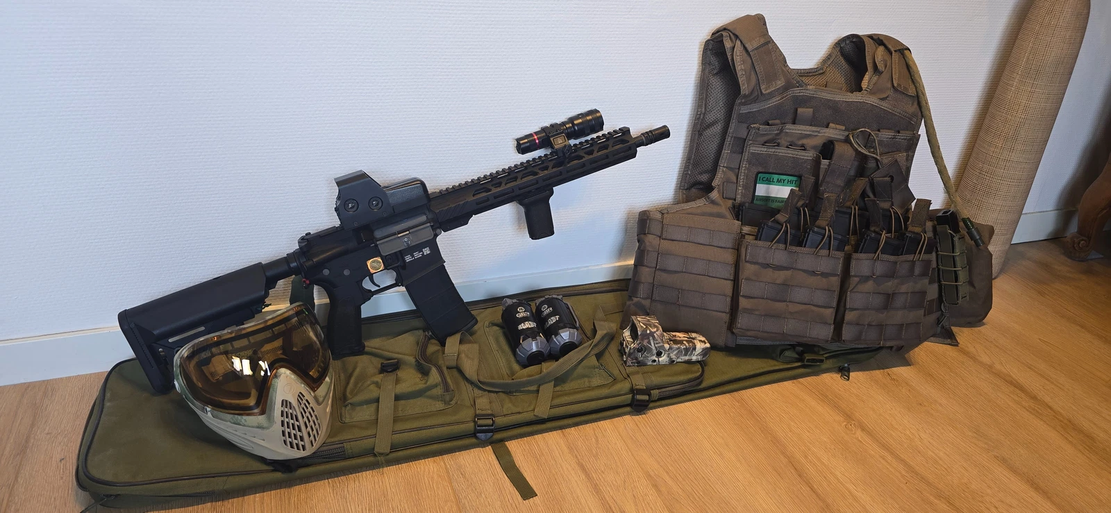 Specna arms m4 + kolimator + latarka 9 magazynków.