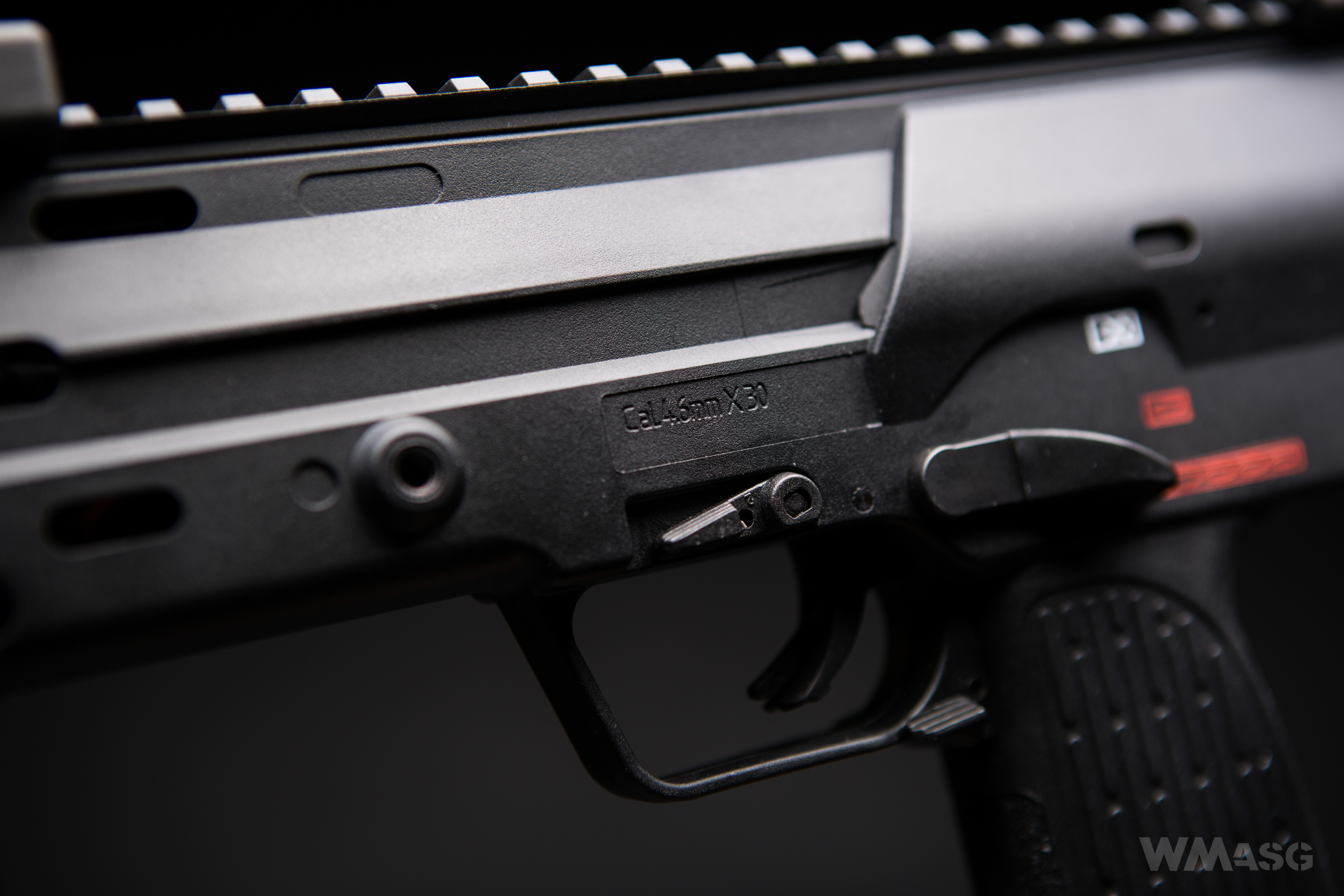 HK MP7A1 AEG - Umarex/VFC - z zewnątrz