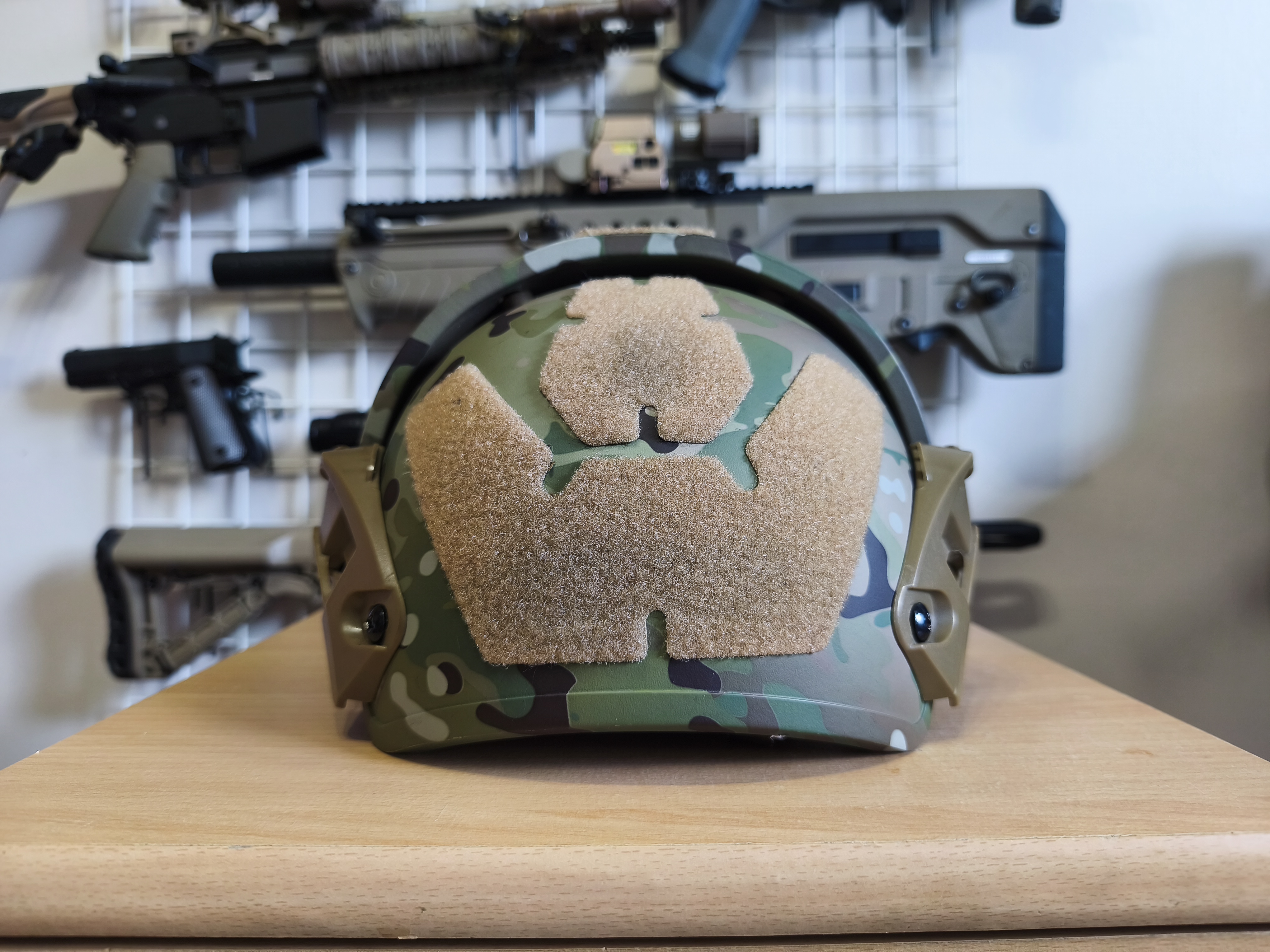 Replika hełmu CryePrecision AirFrame produkcji Ultimate Tactical w Multicam