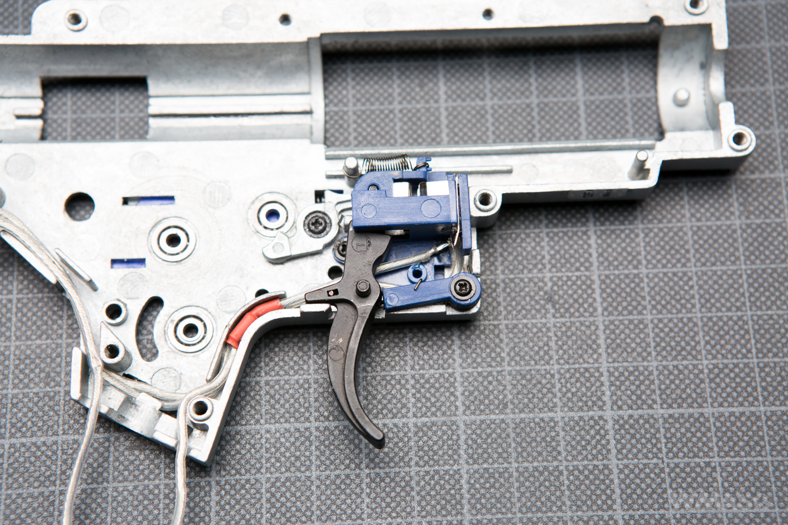 Specna Arms SA-E12 PDW - wewnątrz