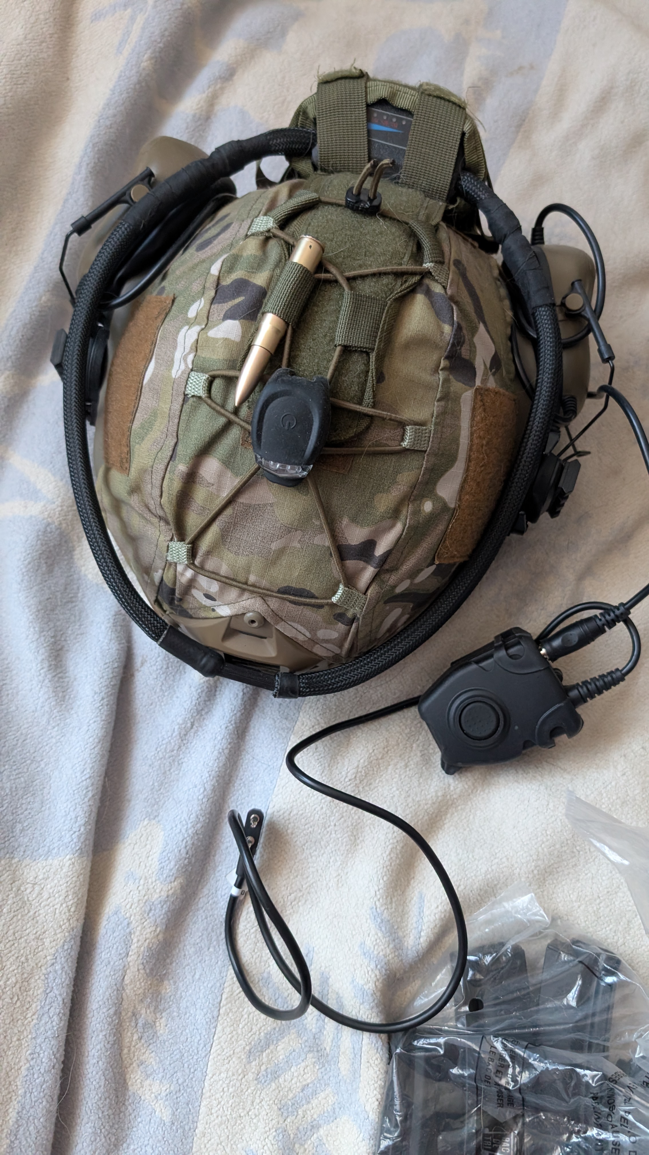 Hełm + Antyfog, gogle, pokrowiec, słuchawki, PTT, stalker, multicam