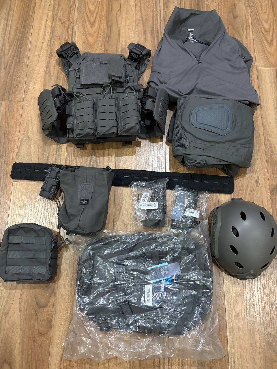 Invader gear wolf grey set