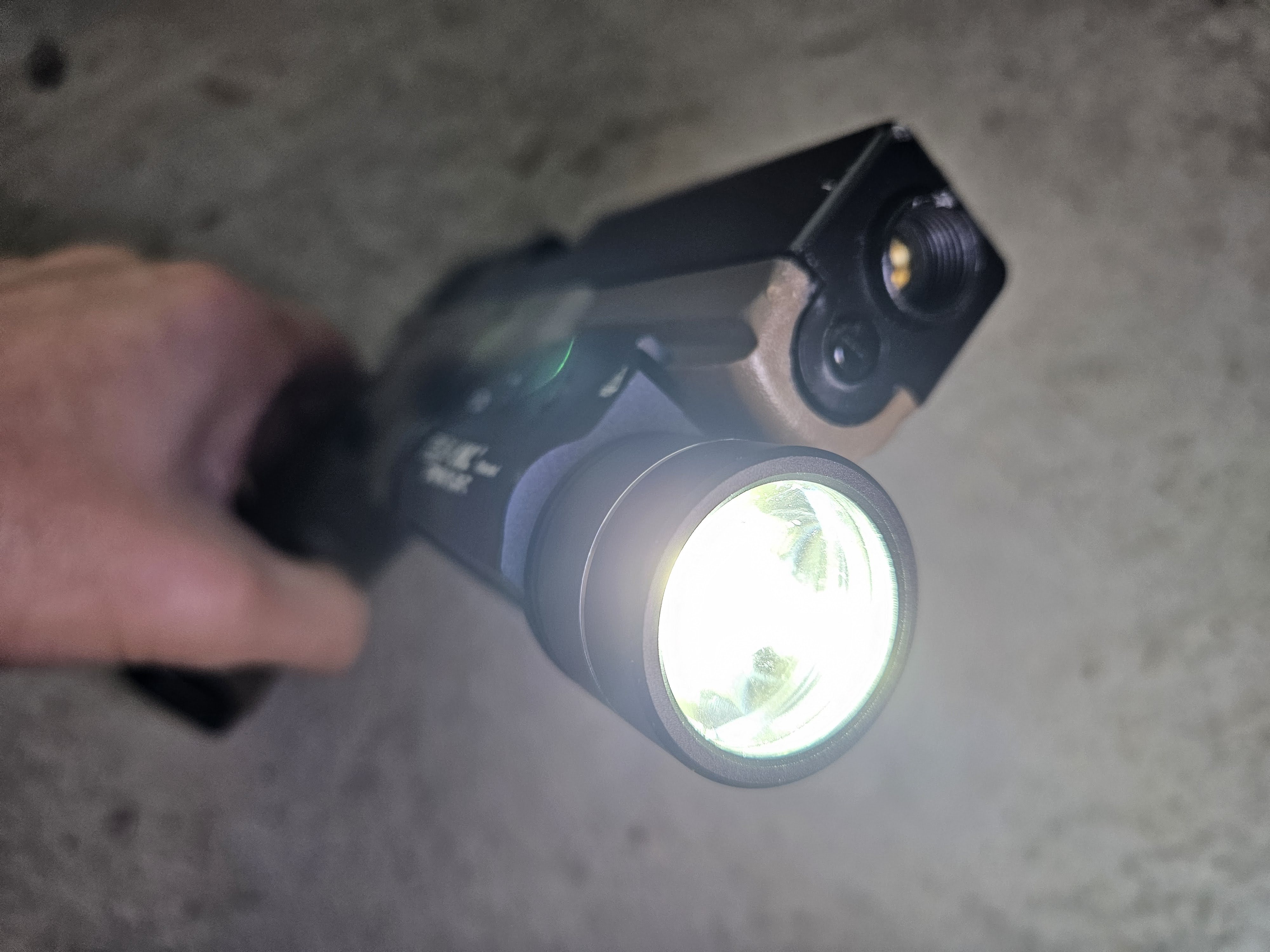 Latarka taktyczna kopia TRL-1 1000lm funkcja strobo