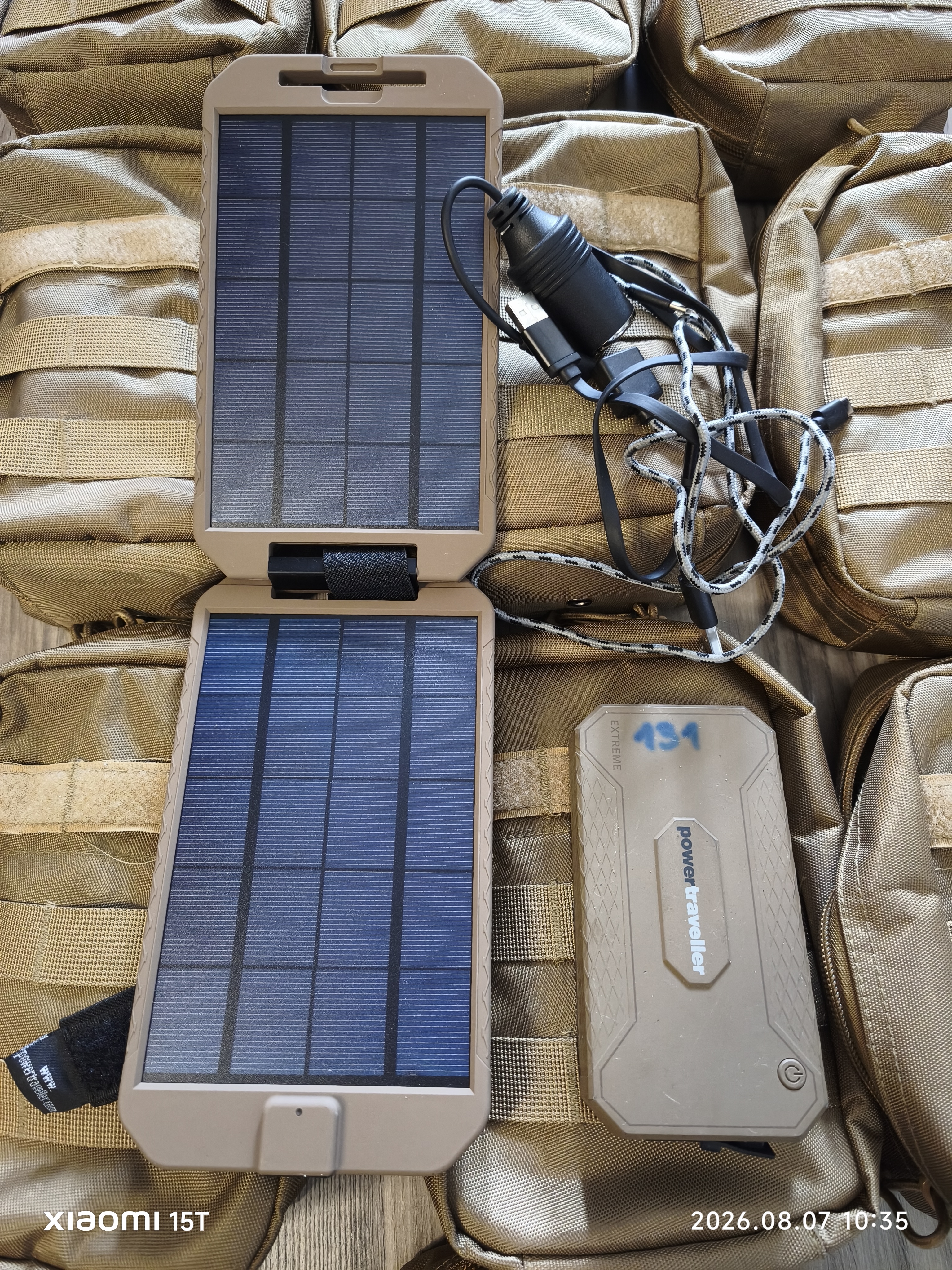 Powerbank z panelem solarnym