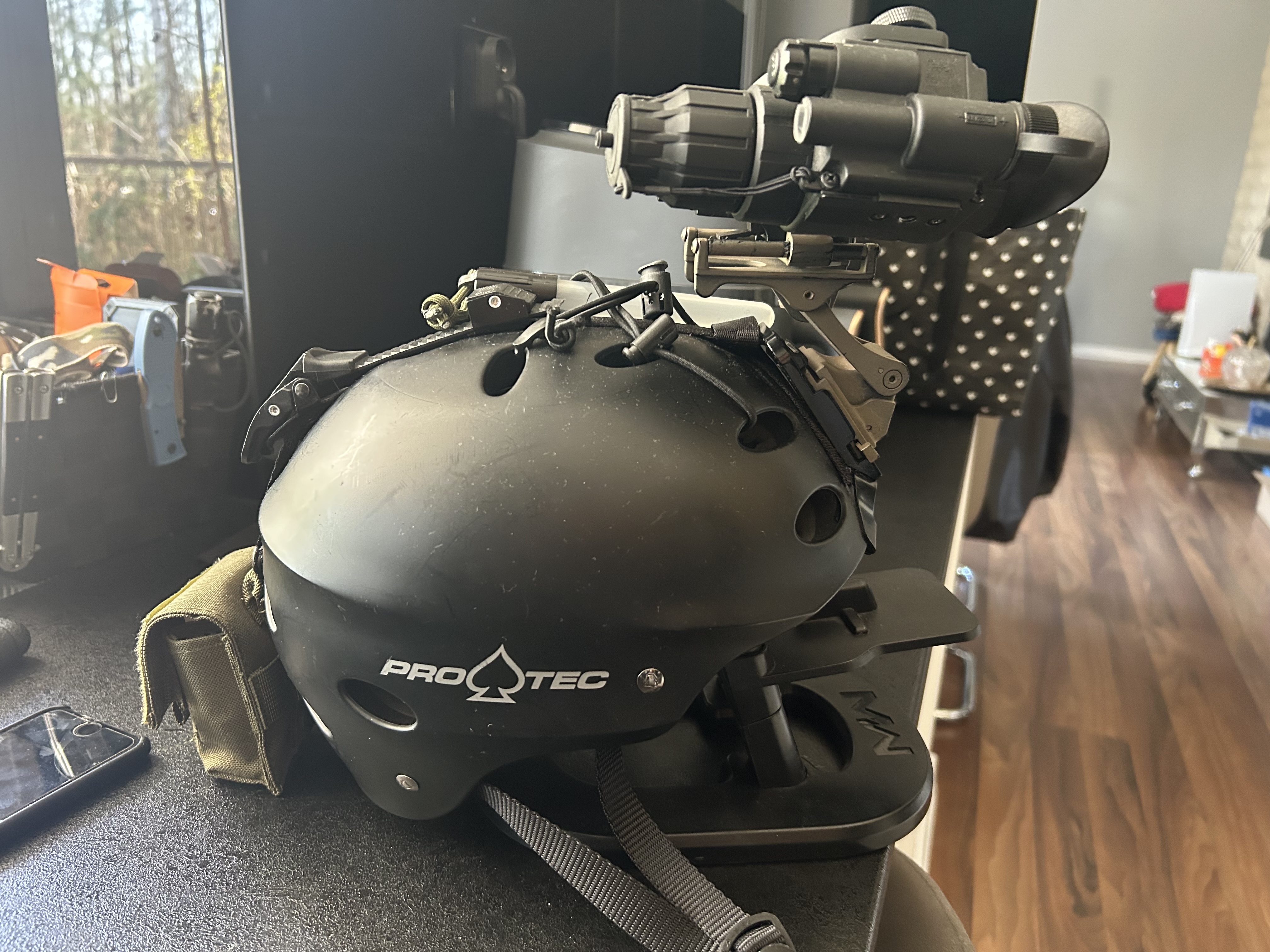 Noktowizor analogowy Pulsar Challenger plus montaż