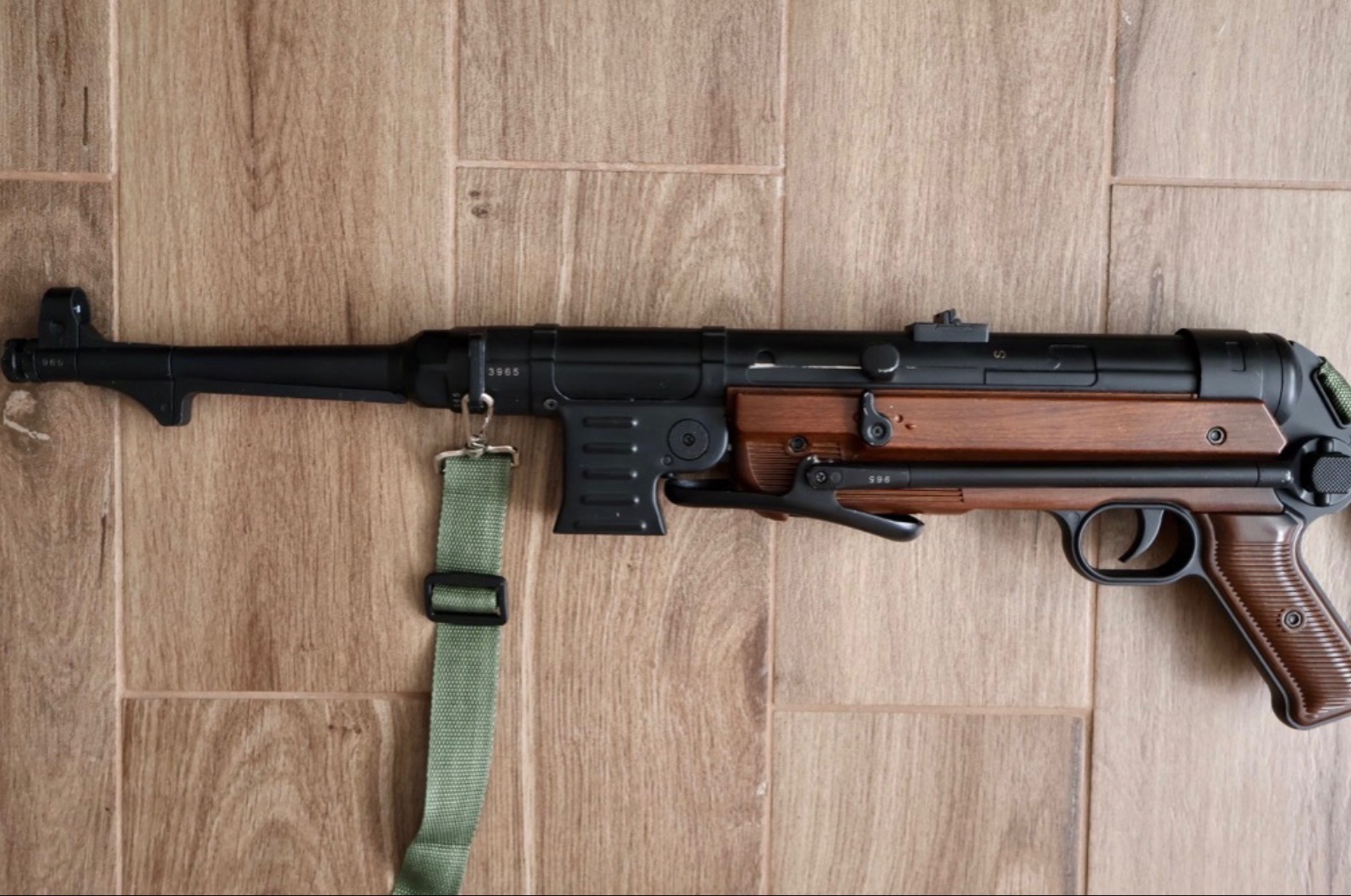 Sprzedam MP40 Aeg mp007 Cybergun