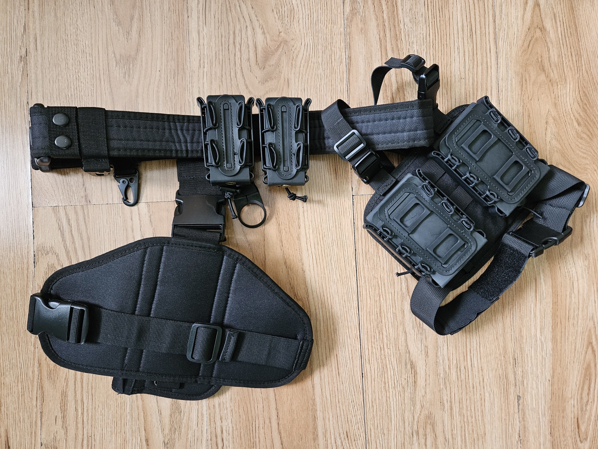 Duży Zestaw Oporządzenia Taktycznego MOLLE (Pasy, Szelki, Ładownice, Scabbard) ASG / Paintball