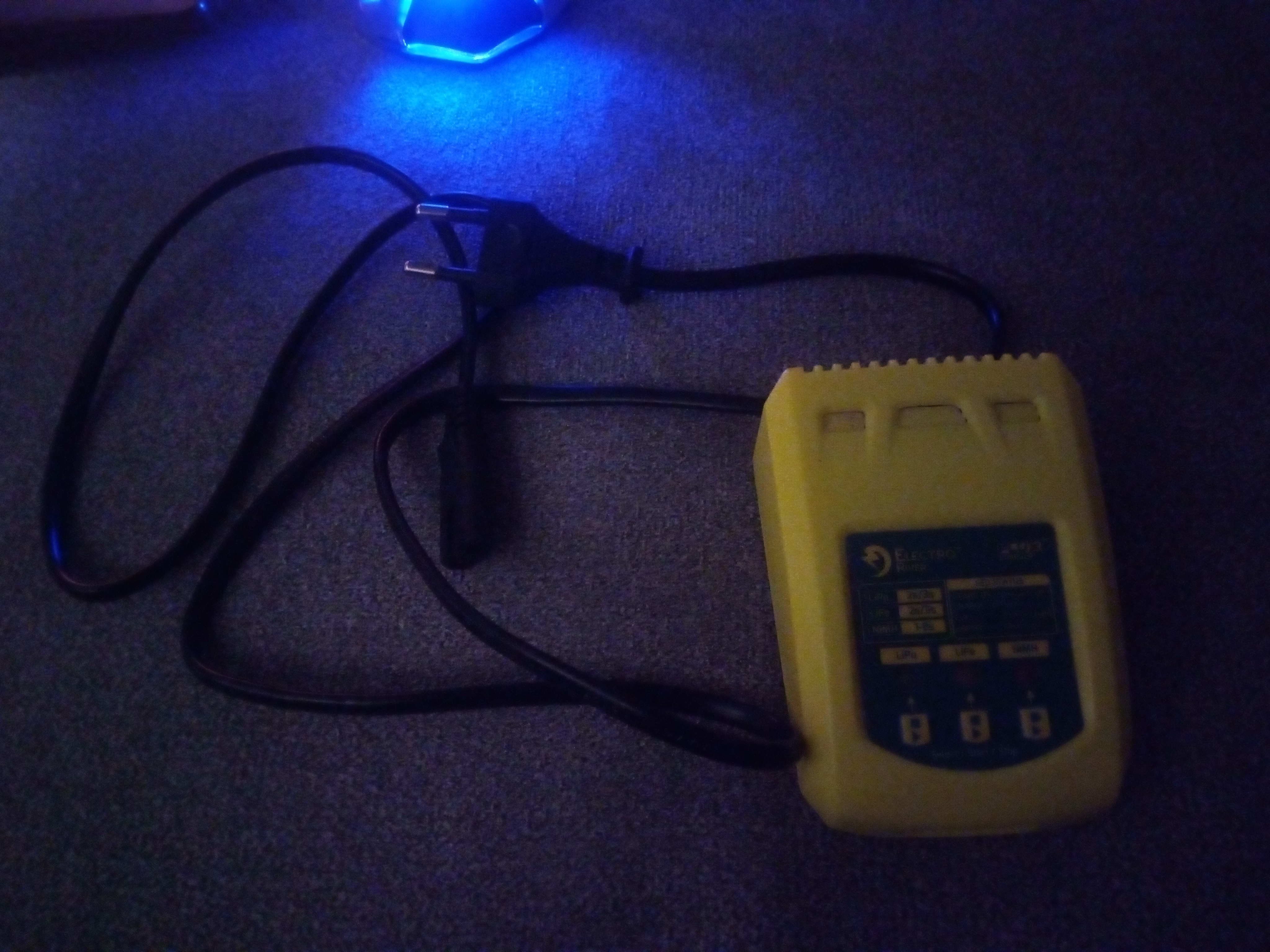 2x Ładowarki FLUX CHARGER od ELECTOR RIVER