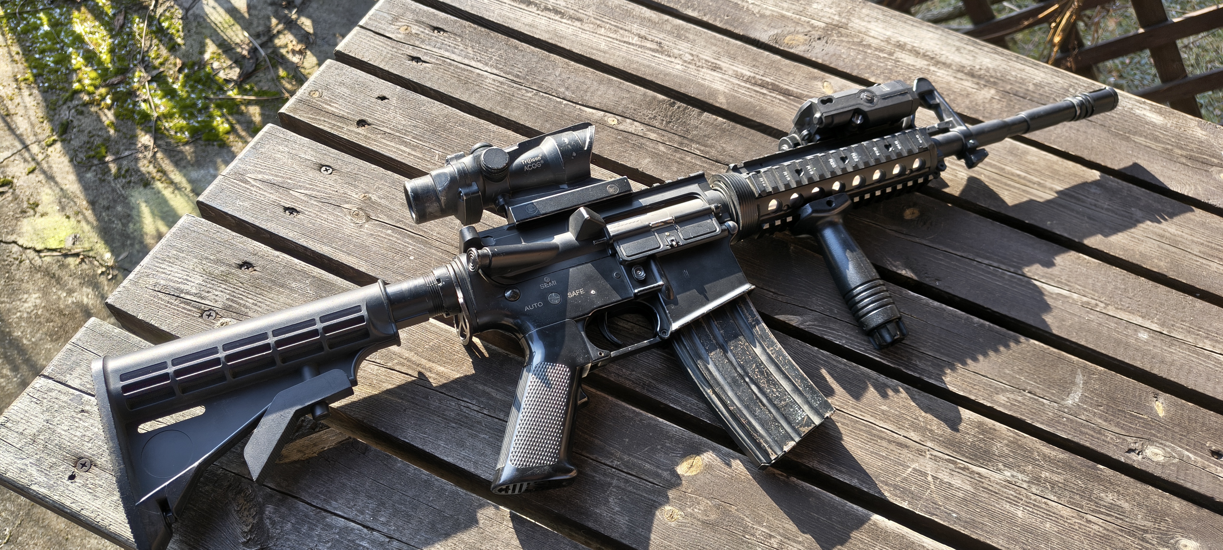 M4 P&J z oznaczeniami + luneta ACOG+ PEQ