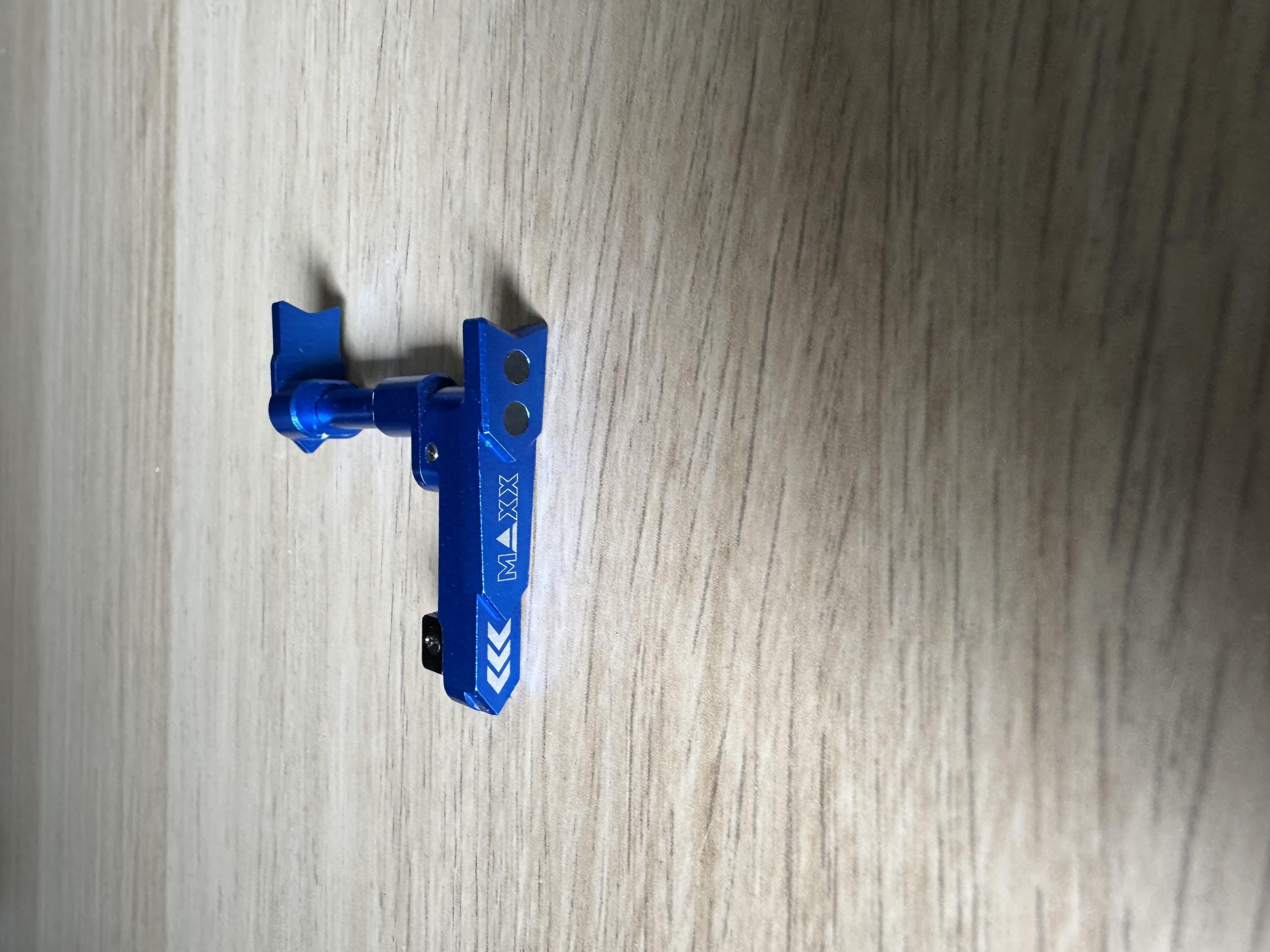 Zwalniacz magazynka Maxx Model