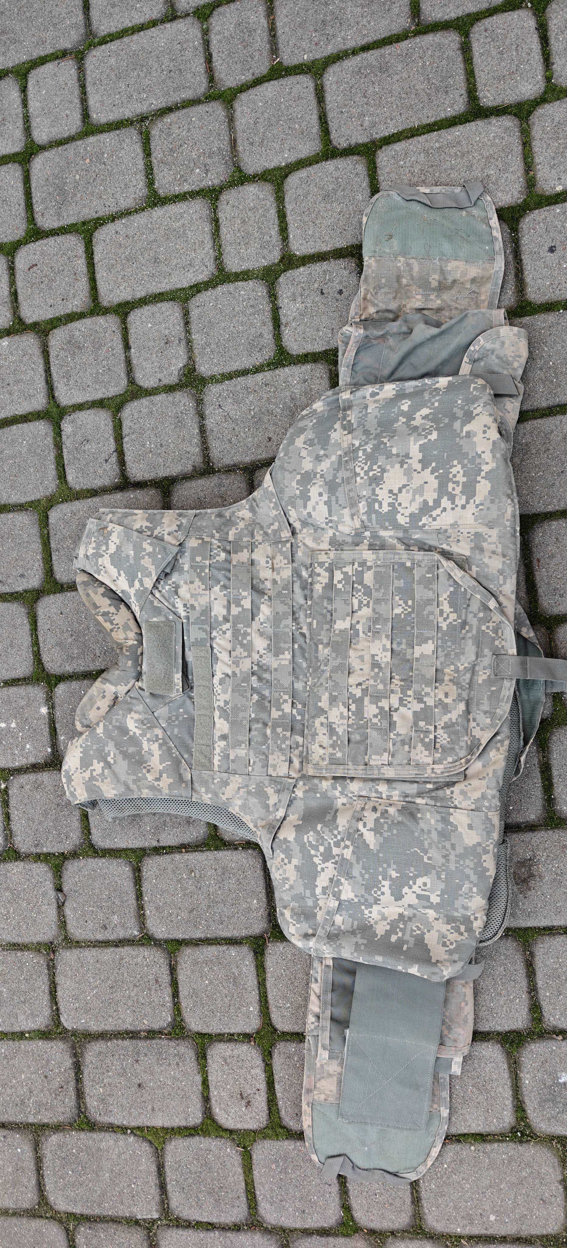 Kamizelka IOTV UCP US ARMY + wkłady.