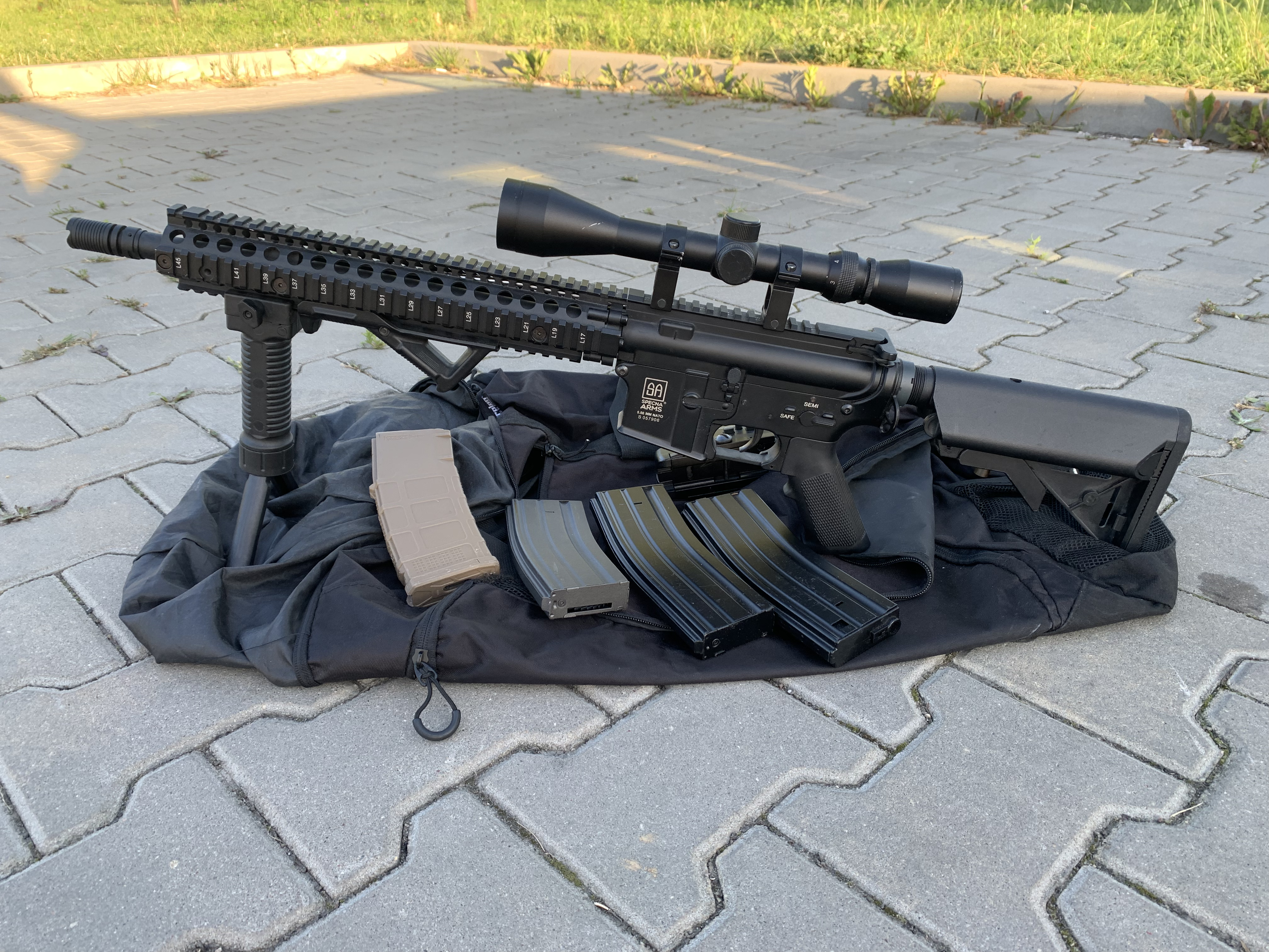 Specna Arms SA-A20 ONE™ – full metal, zestaw – LiPo 7,4V + ładowarka + optyka + 4 magi + akcesoria