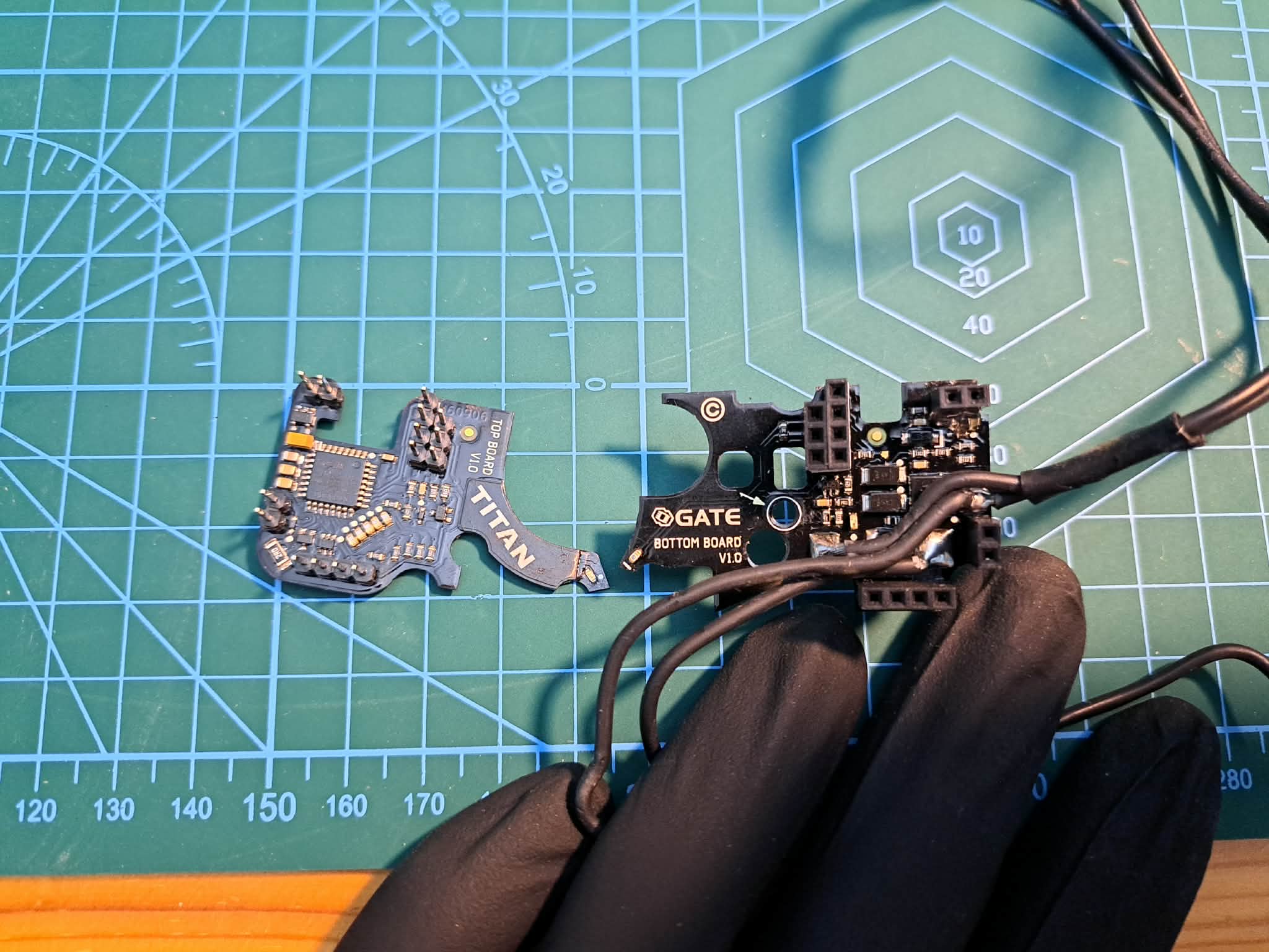 GATE Titan v2 wersja z kablami na przód