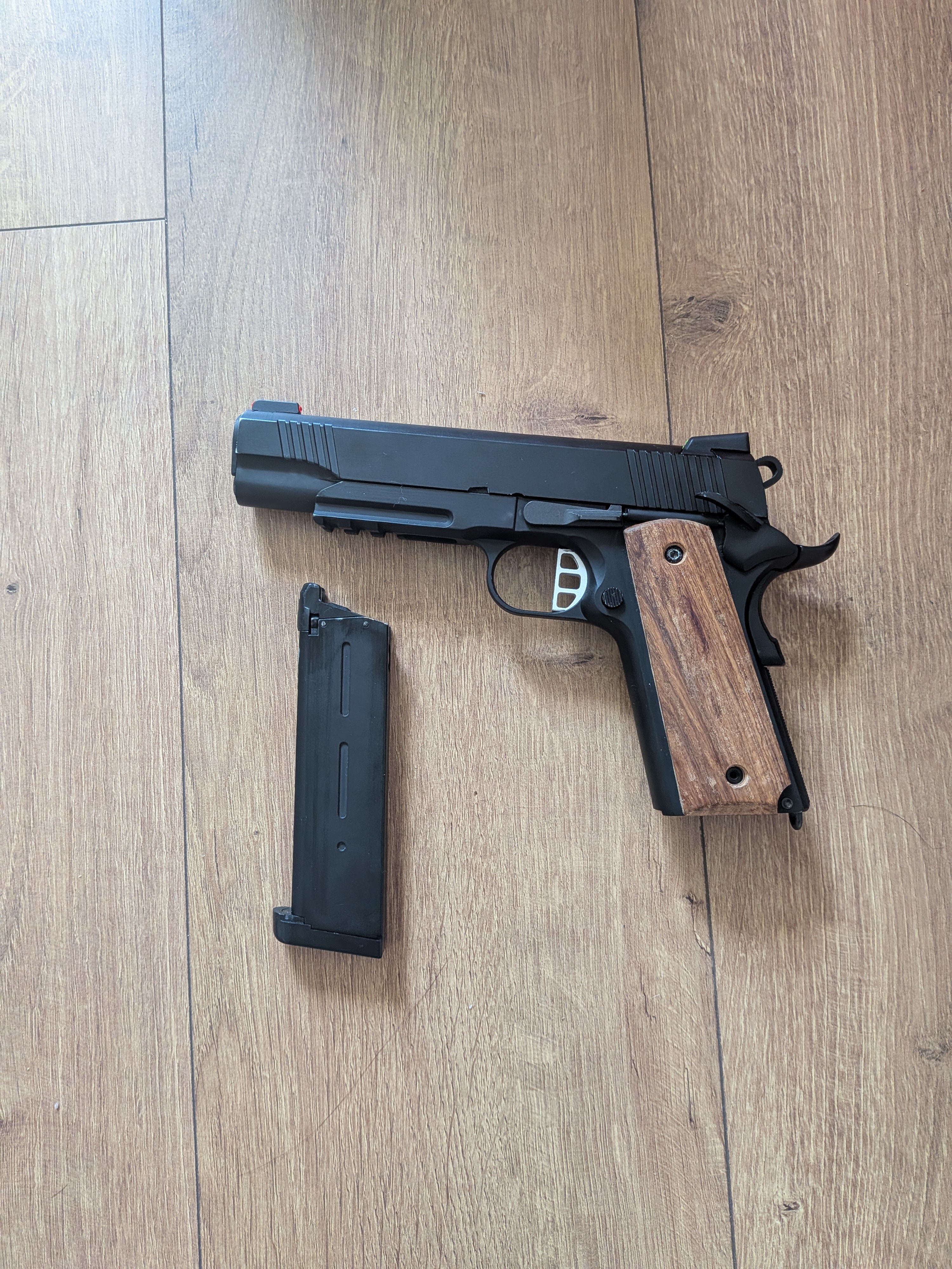 Colt 1911 od Army