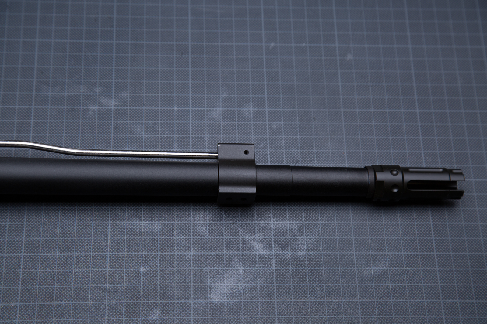 Cyma CM.098A - wewnątrz