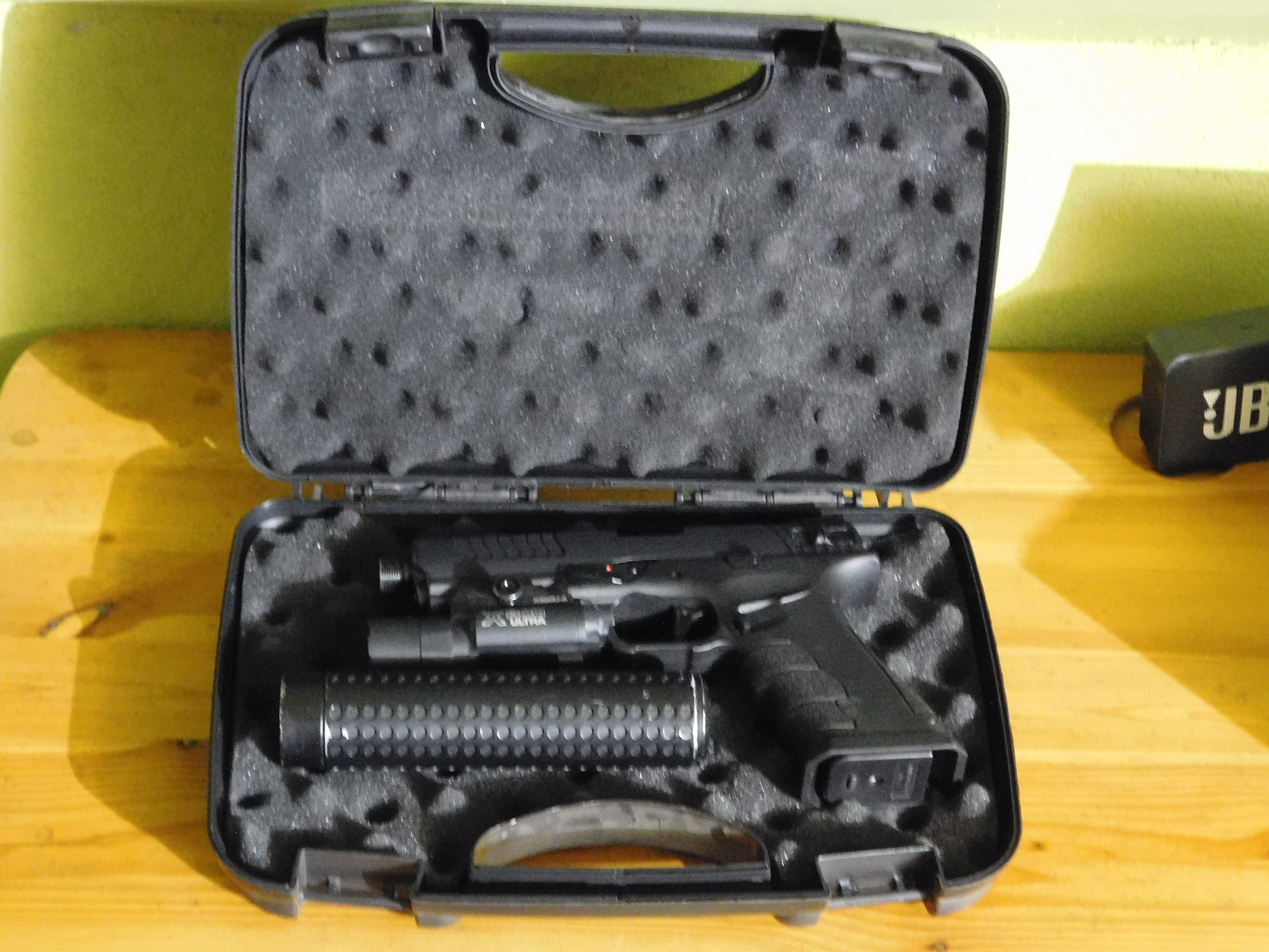 APS SHARK FULL AUTO GBB  LATARKA TŁUMIK WALIZKA