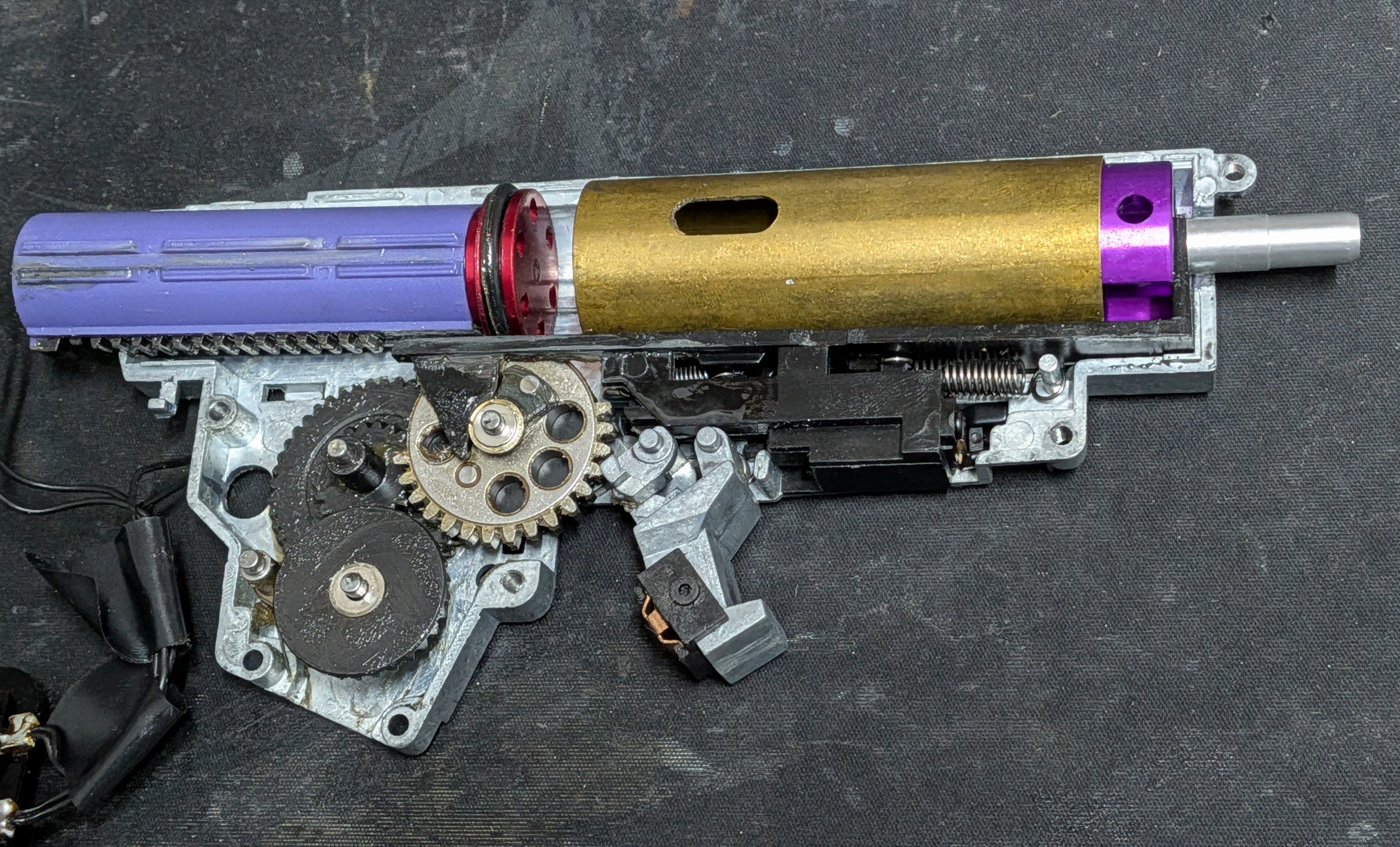 AUG A3 (Army Armament) po tuningu z dodatkami