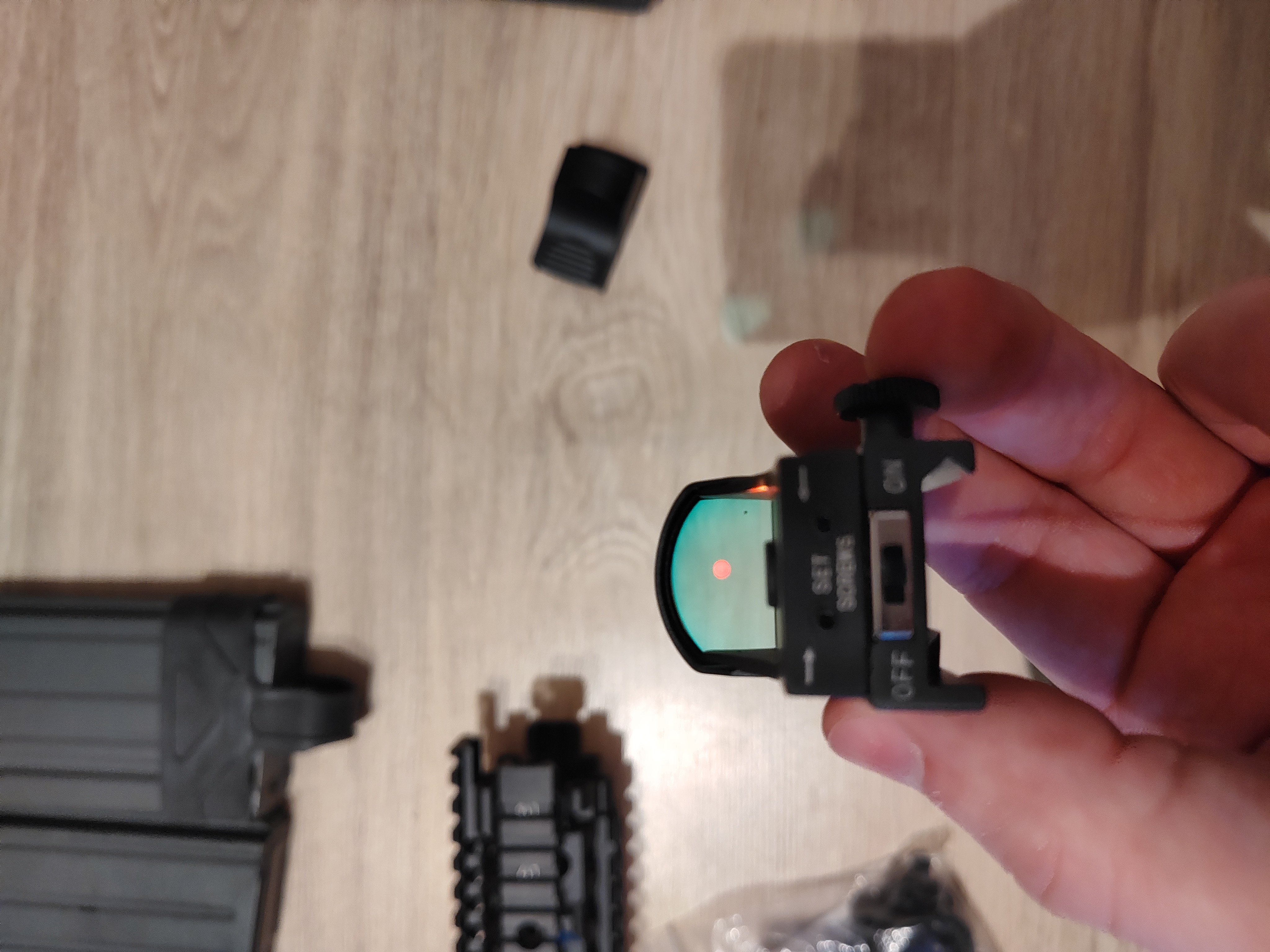 Kolimator typu docter na ris