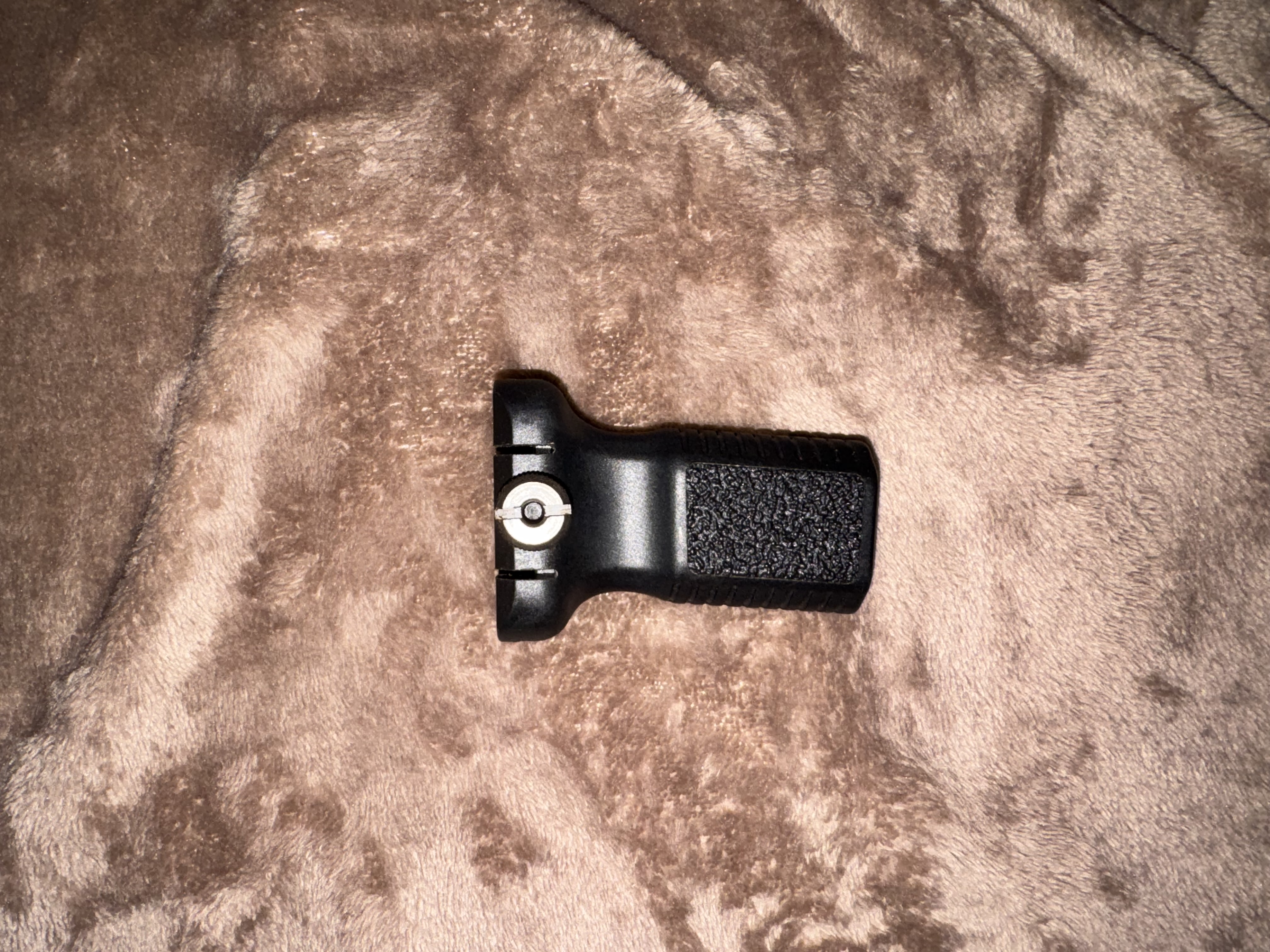 Chwyt pionowy (pochylony)