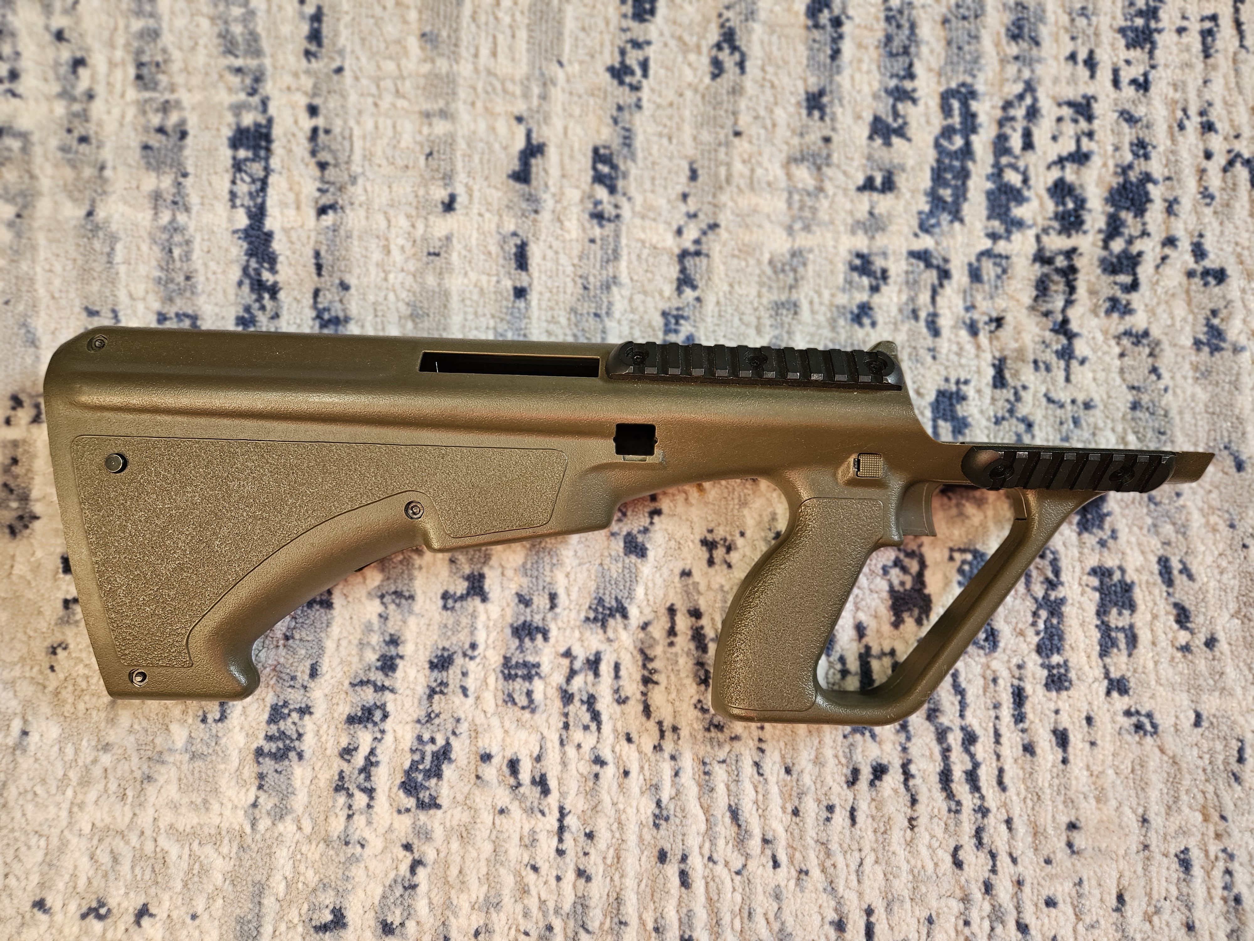 Korpus, body AUG GFC olive stan BDB