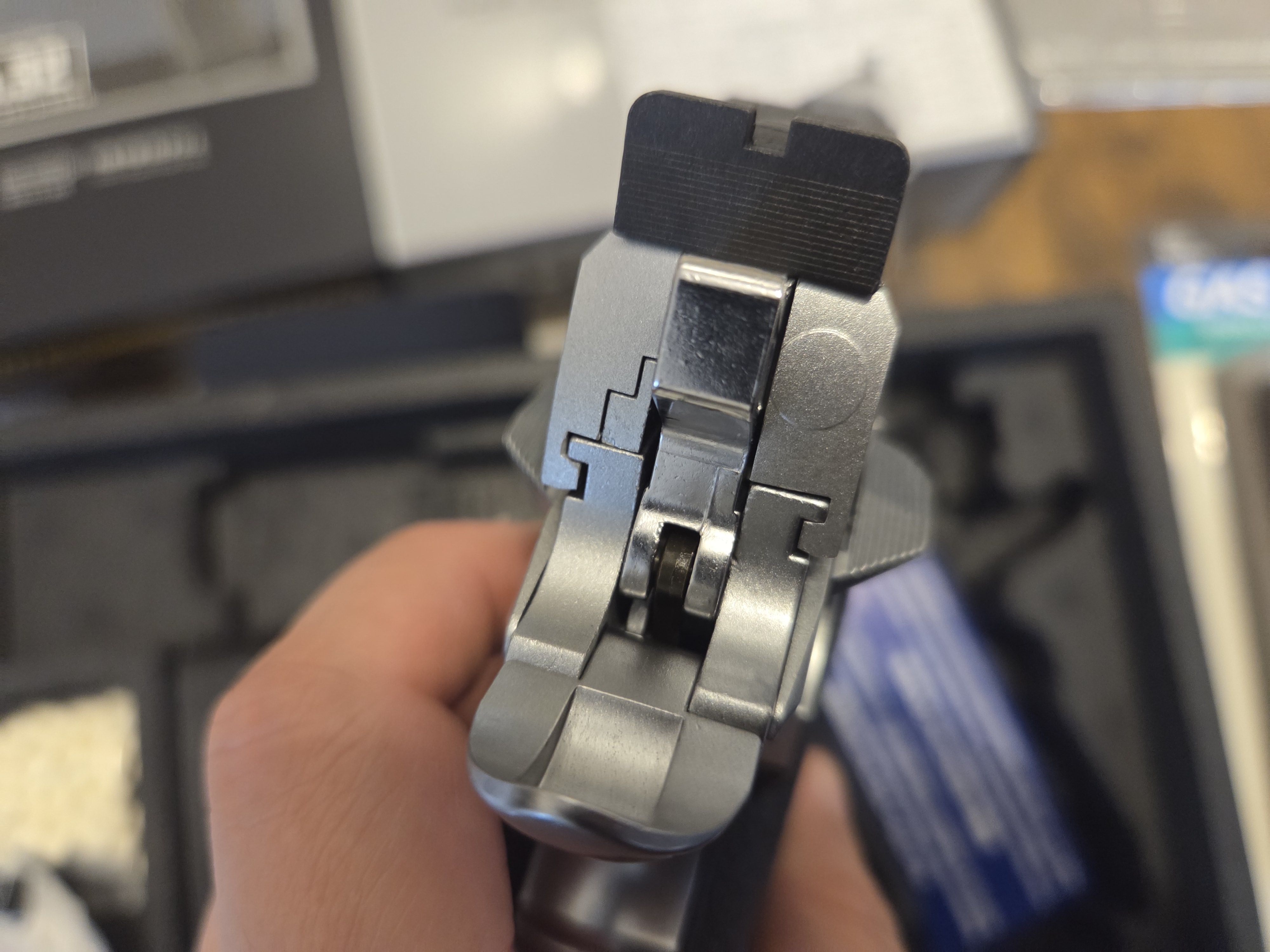 Tokyo Marui Hi-Capa 5.1 Silver + dodatkowy nowy magazynek.