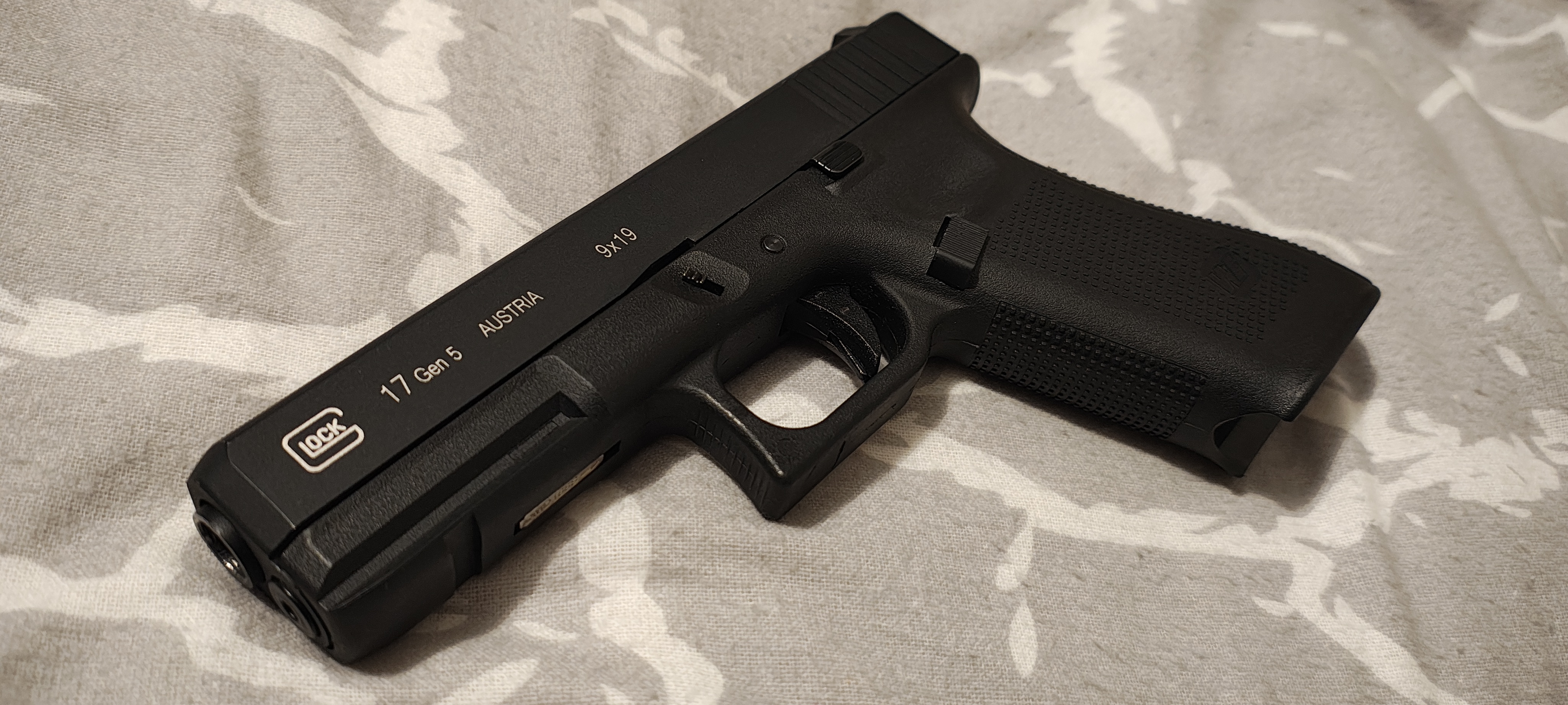 Glock 17 gen5 WE z oznaczeniami + 2 magazynki, bdb stan