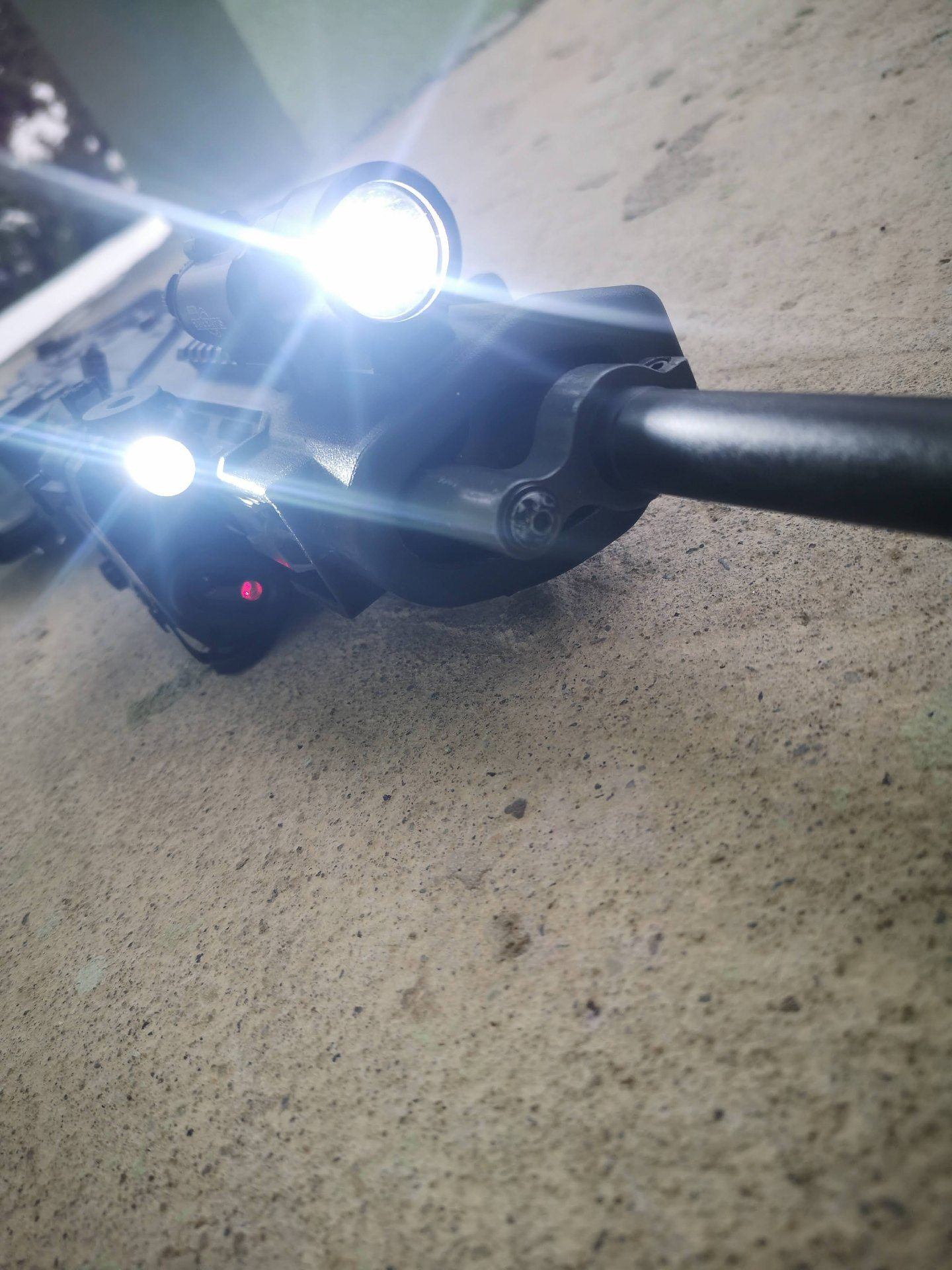 AN-PEQ 15 czerwony laser, latarka, IR od WADSN