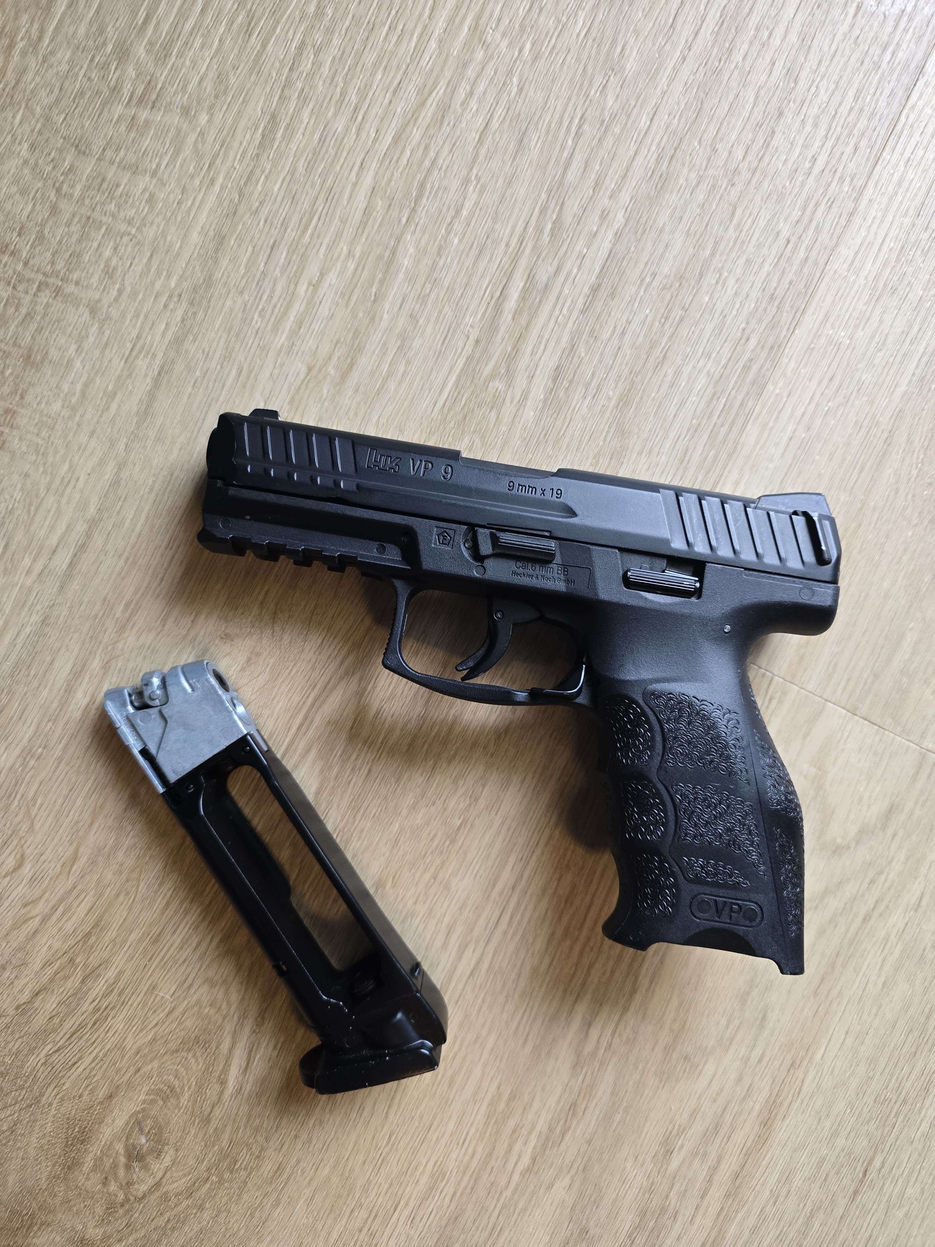 Heckler&Koch VP9 CO2 GBB