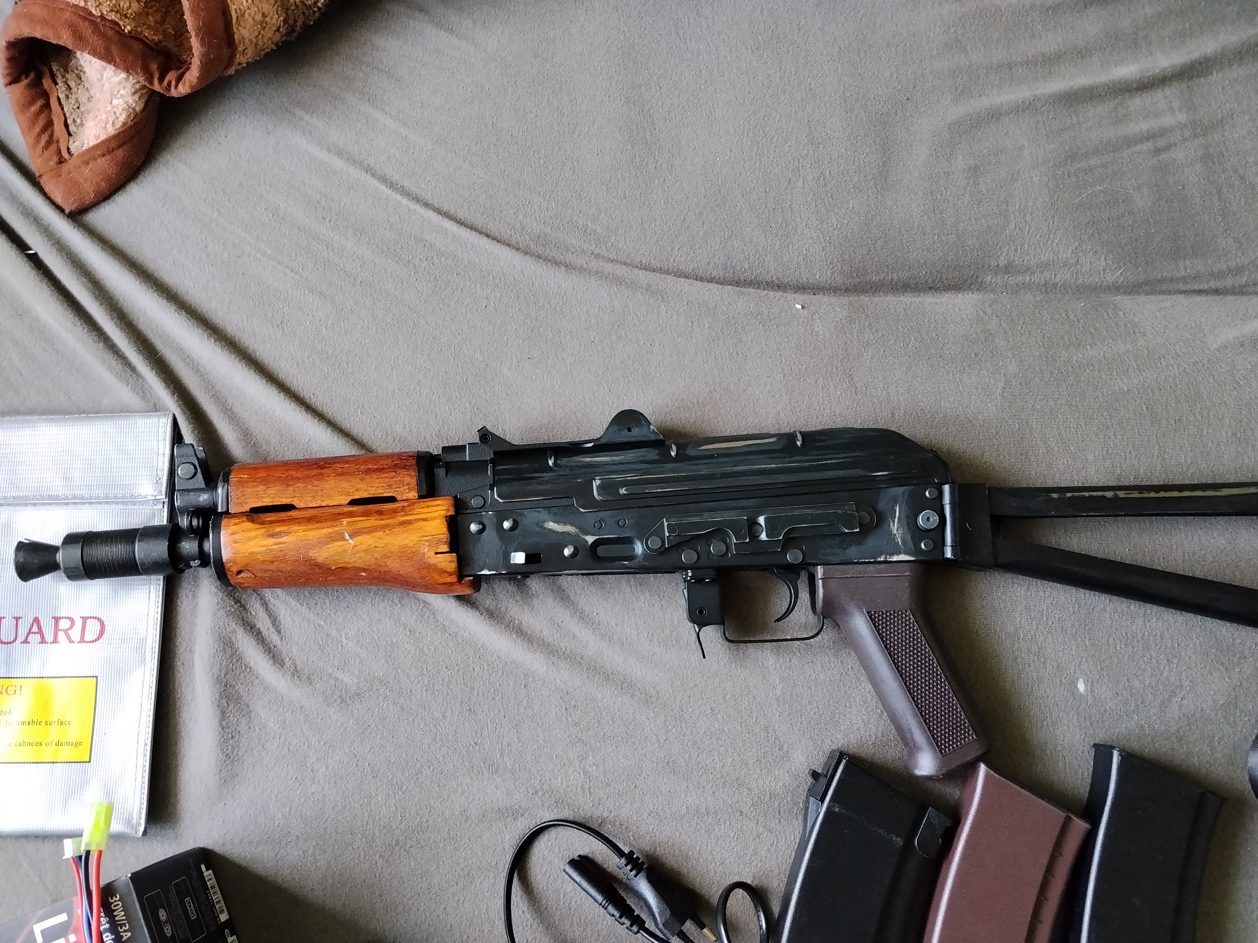 Aksu/cm045a