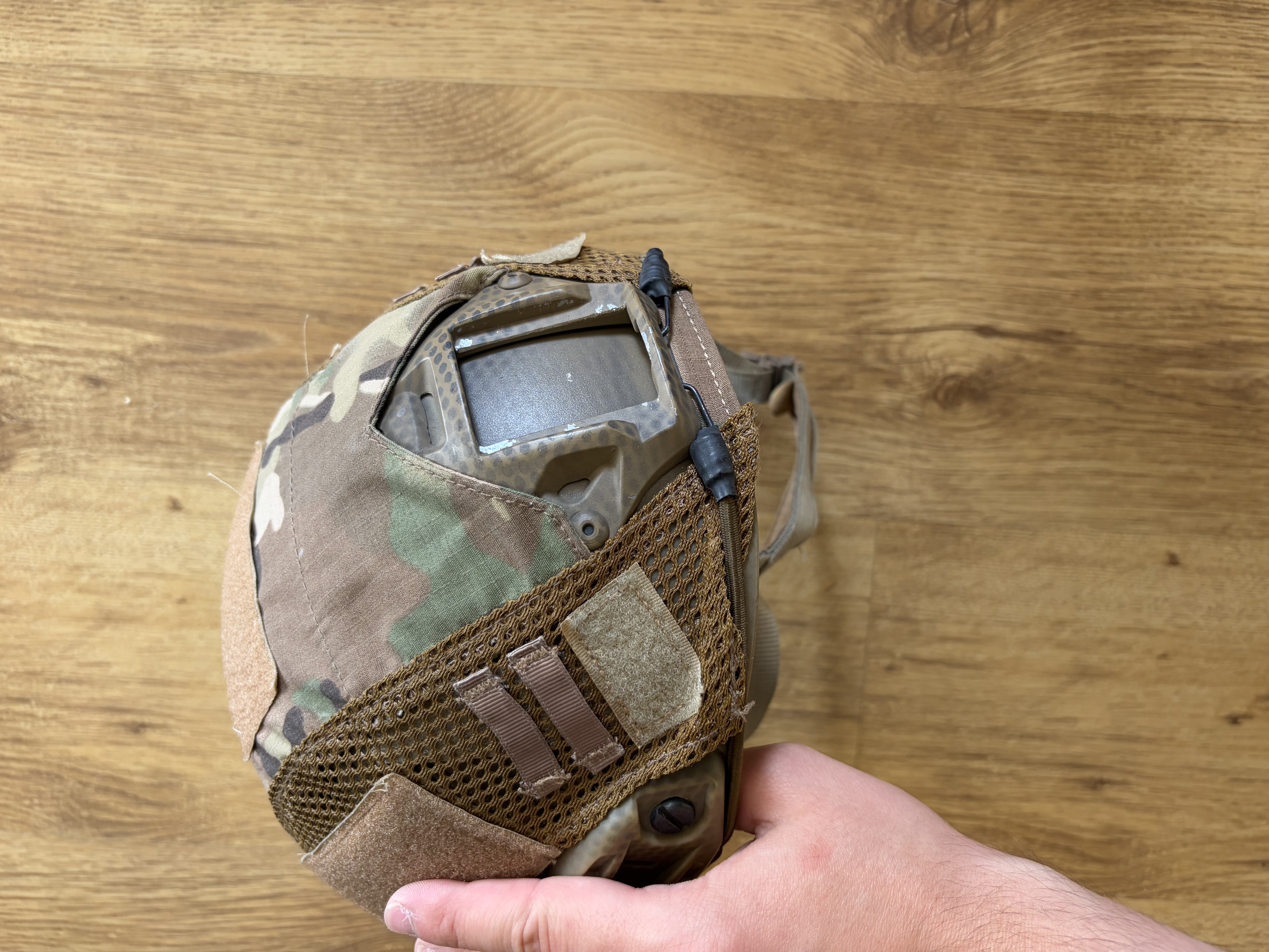 Replika kasku FAST PJ z pokrowcem multicamo