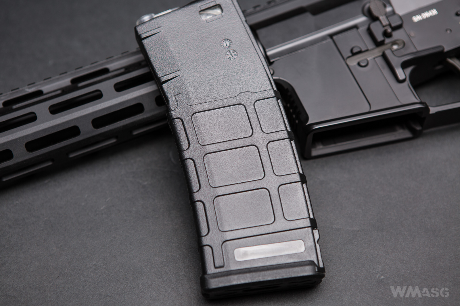 Cyma CM.097B - z zewnątrz
