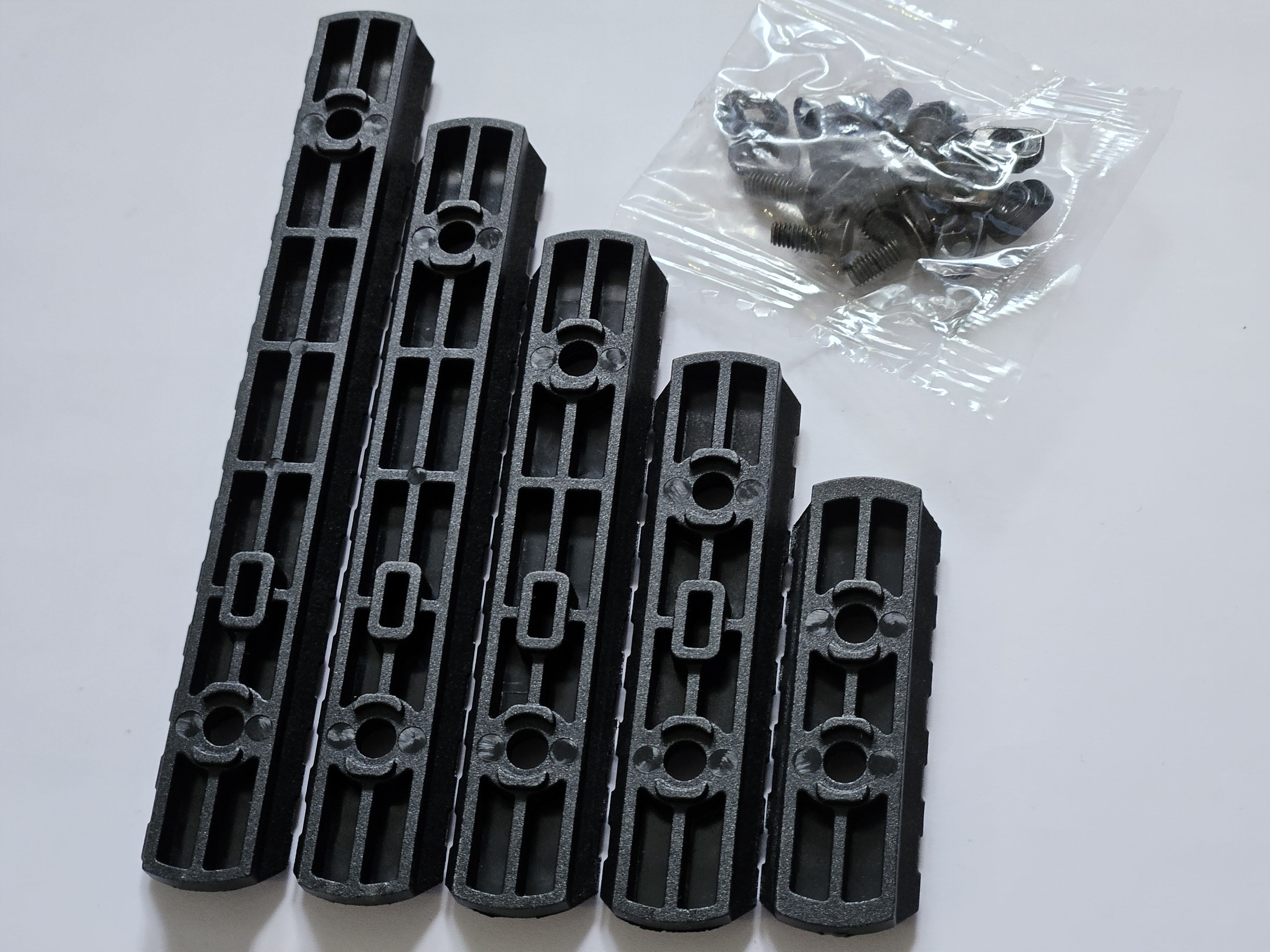 Zestaw 5 szyn RIS 22mm montowane na Mlock