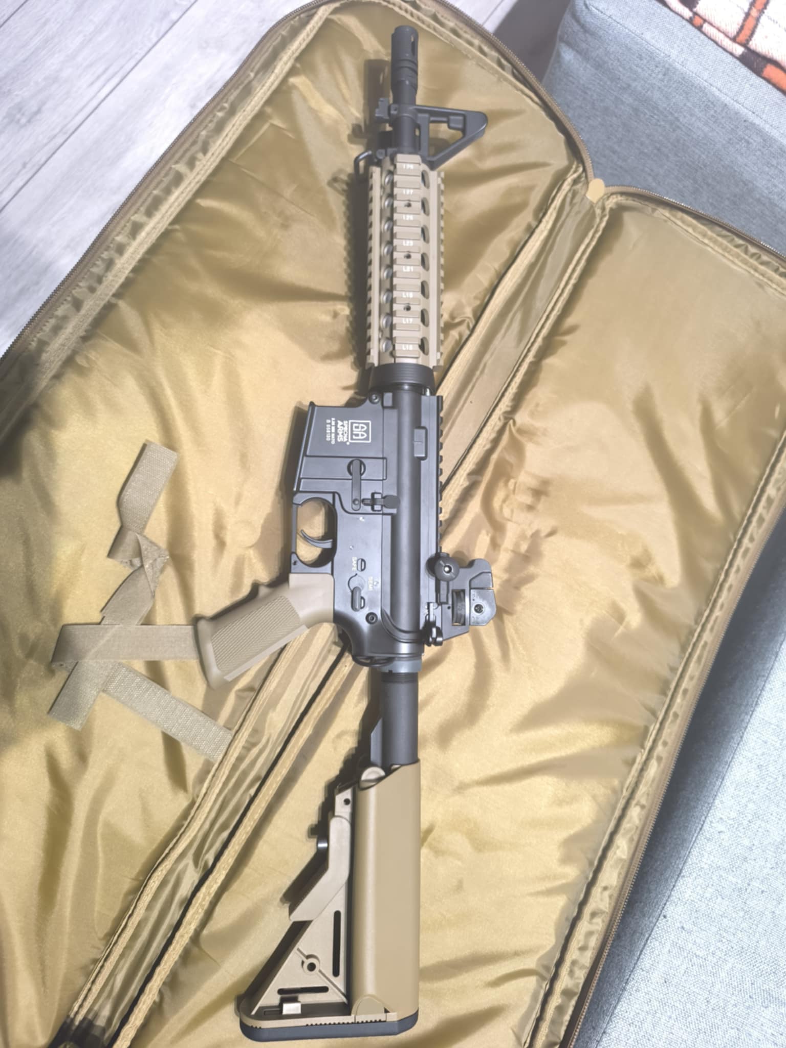 zestaw z Replika karabinka SA-B02 ONE™ - Half-Tan