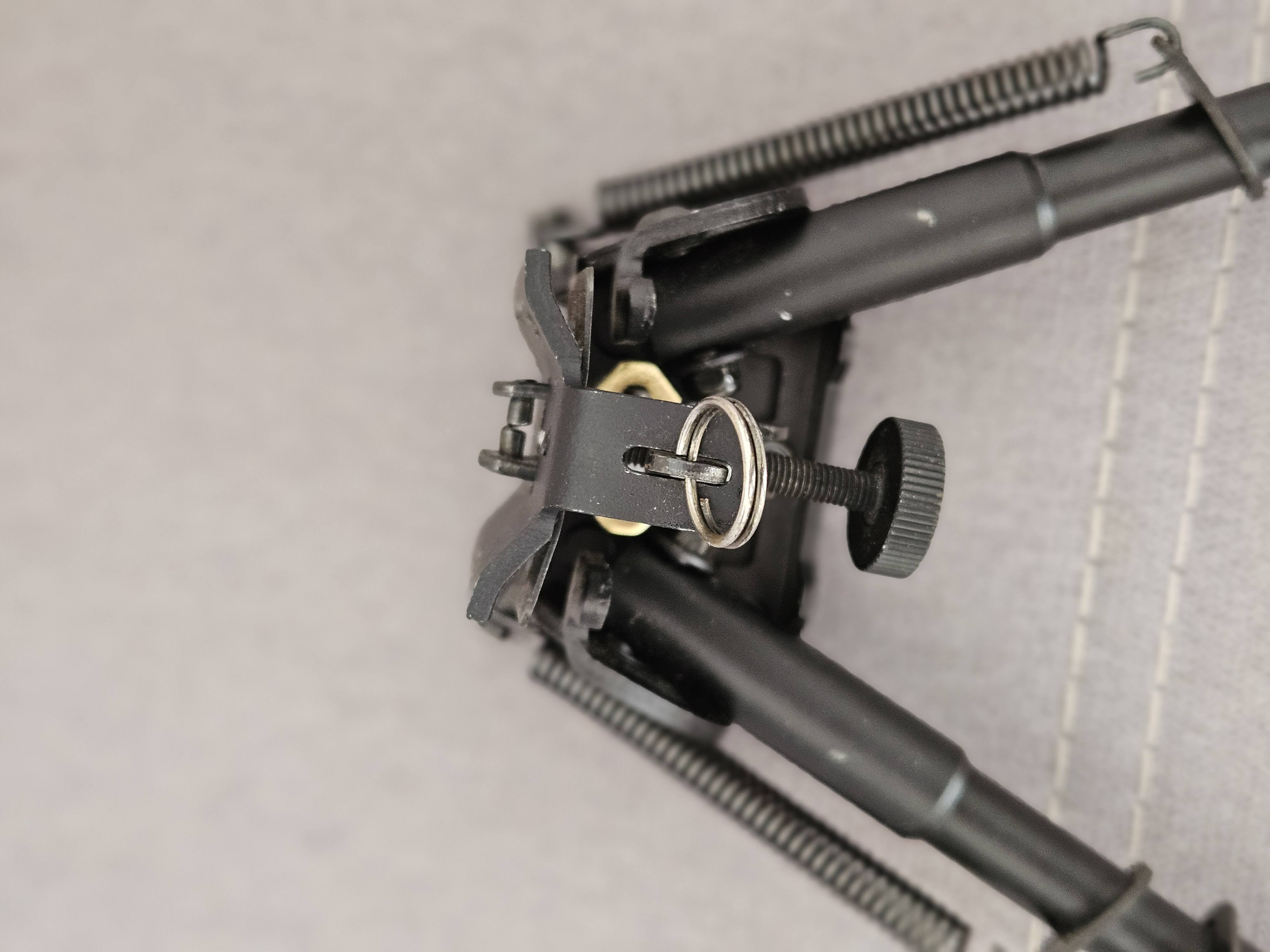 Dwójnóg bipod Novritsch V1 rozkładany, adapter na szynę 22mm