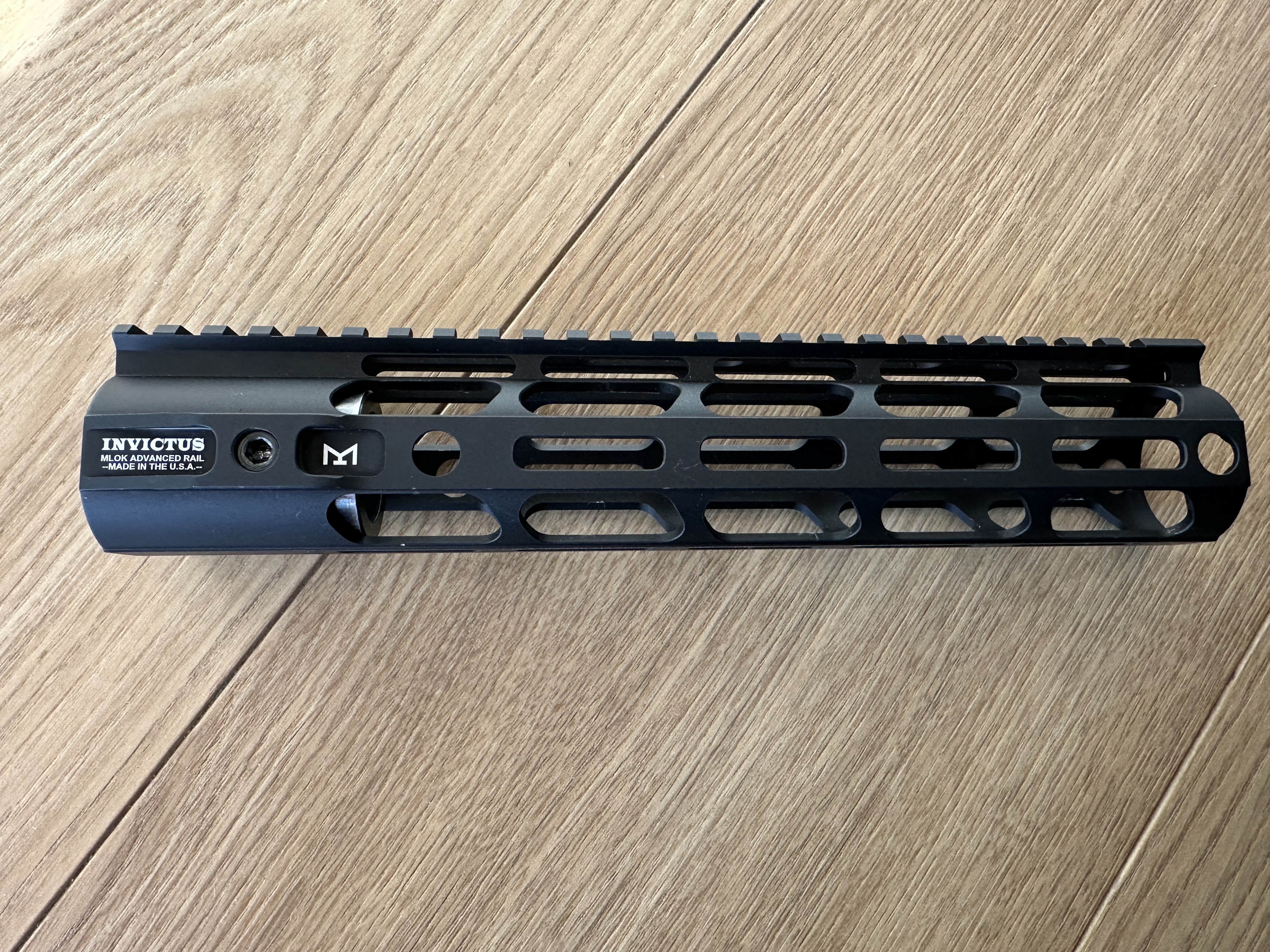 Front m-lok invictus 10 cali