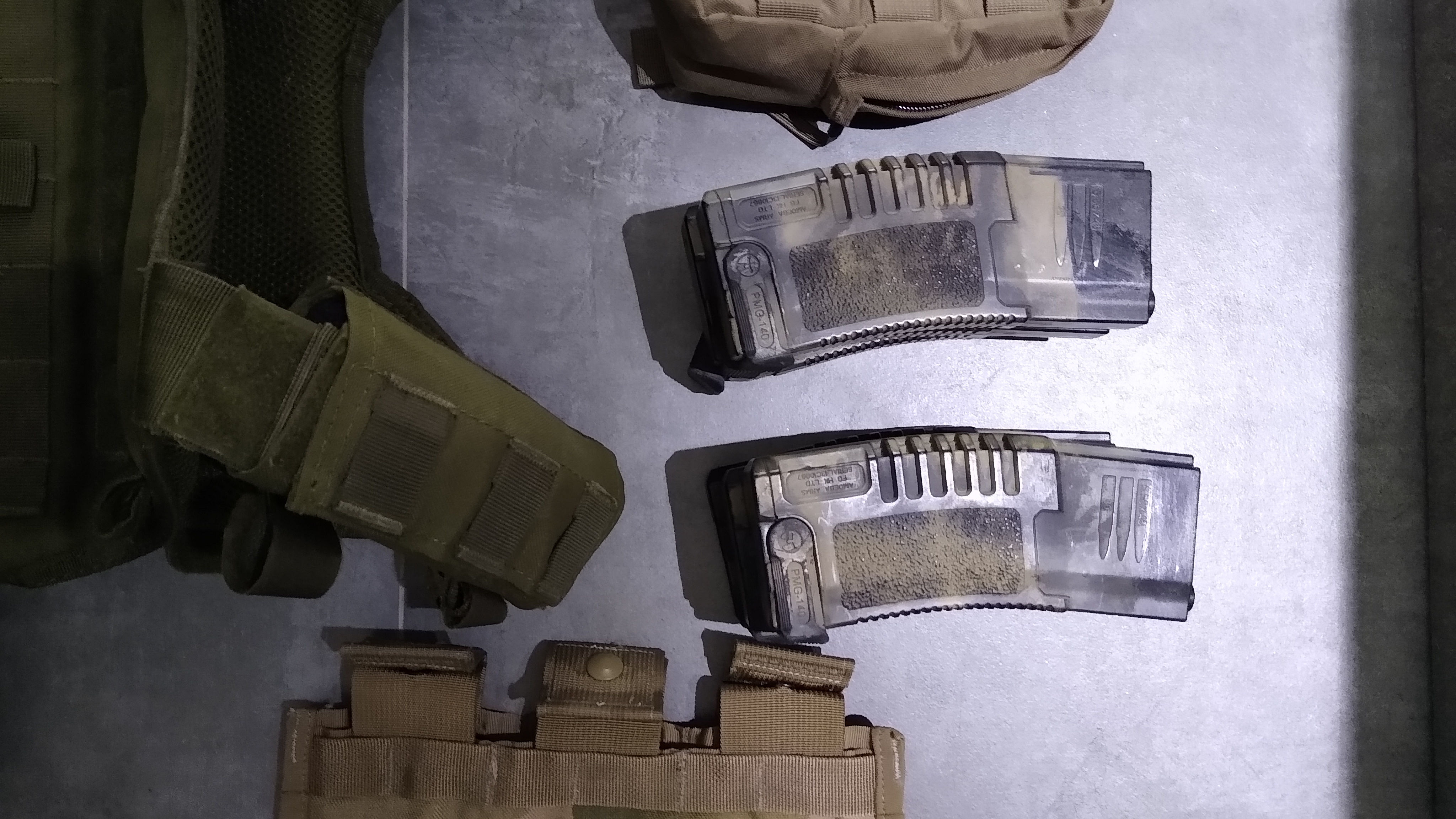 Magi m4. Ładownice. Kamizelka