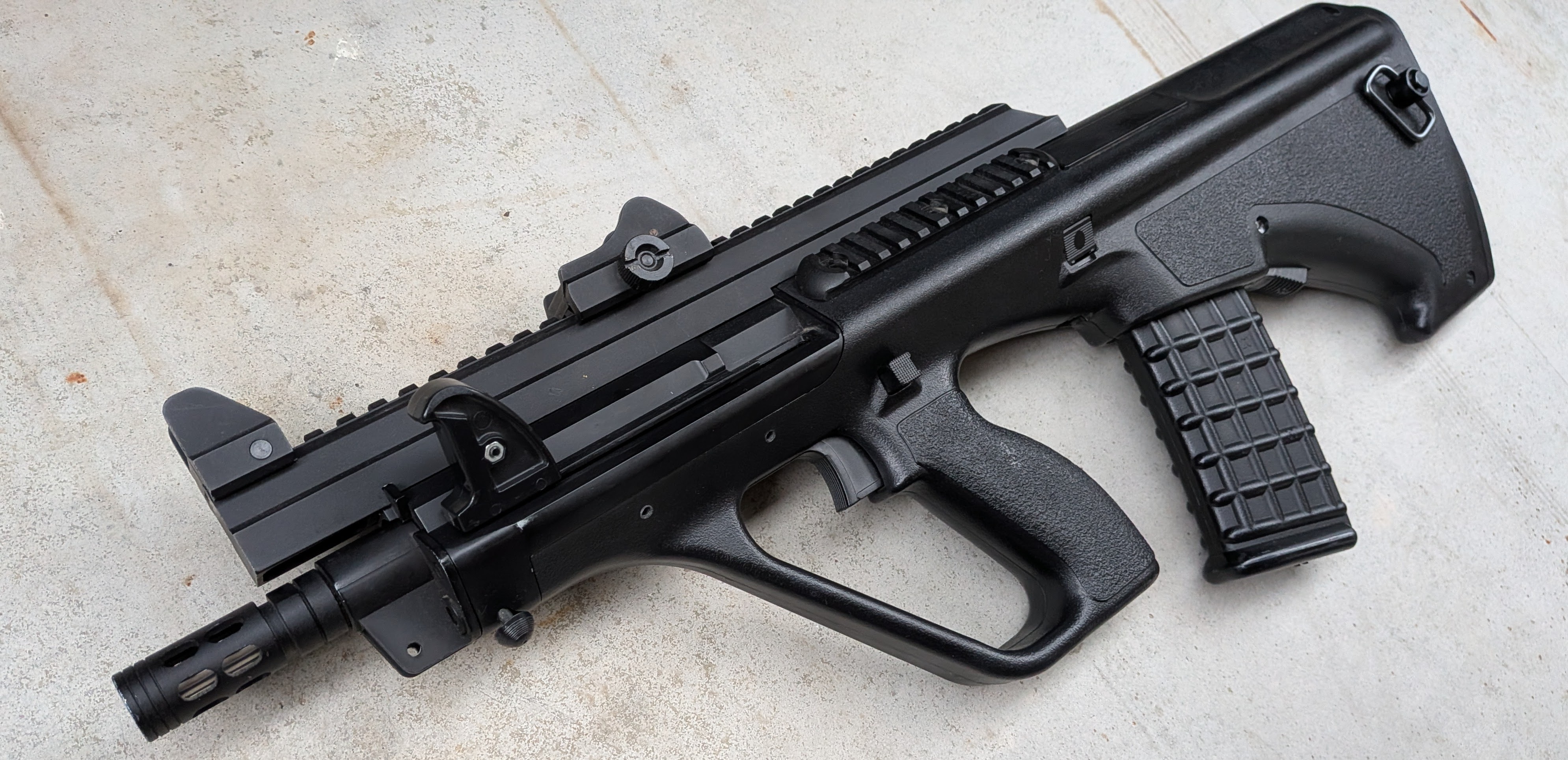 AUG A3 (Army Armament) po tuningu z dodatkami