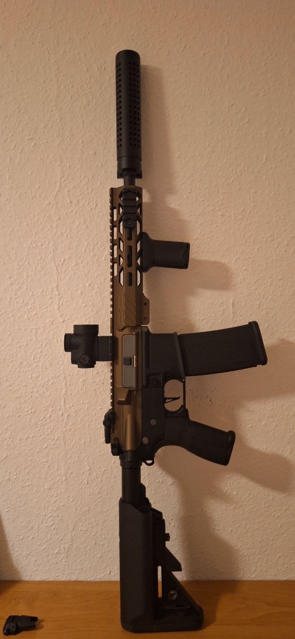 Specna Arms RRA SA-E25 z HALL + zestaw