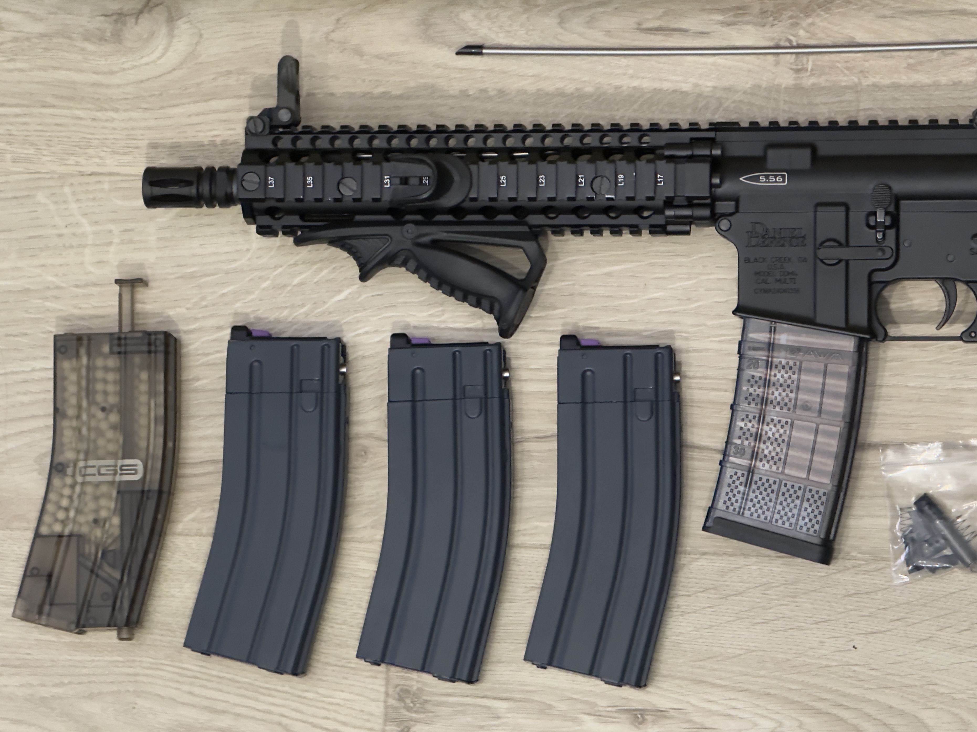 Replika Daniel Defense DDMK18 Black EMG GBBR + dodatki