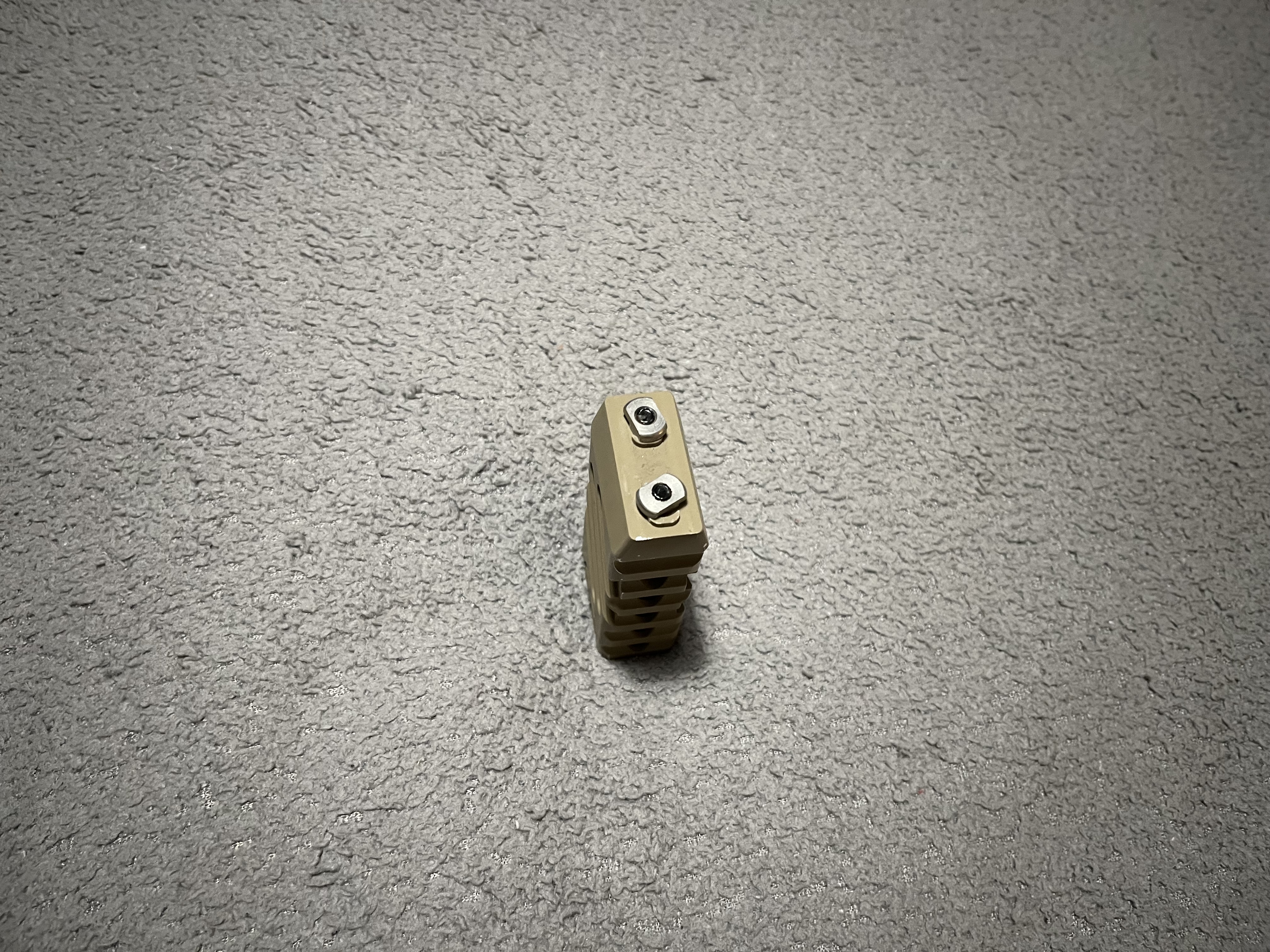 Chwyt przedni pionowy M-Lok