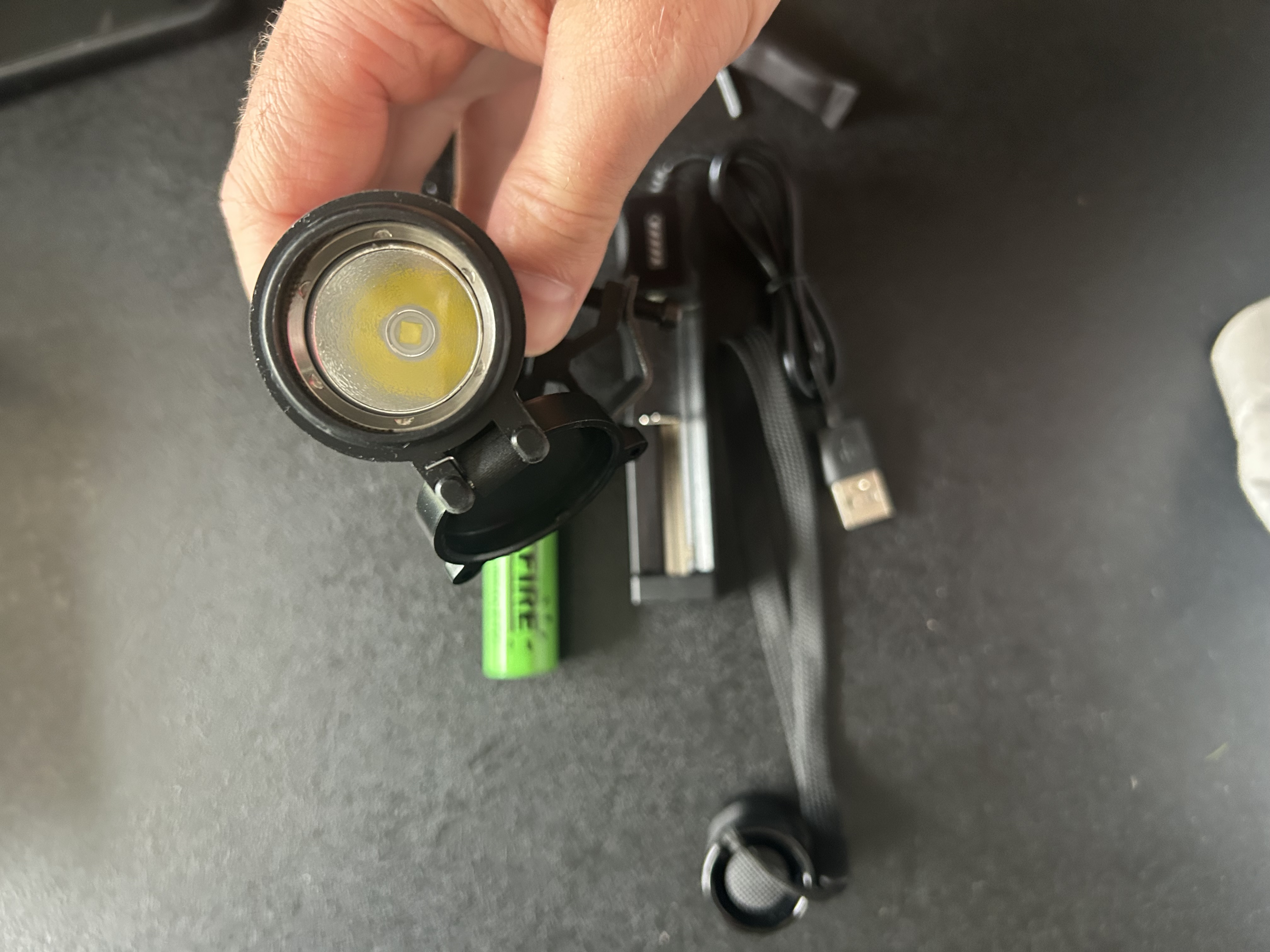 Latarka CAR15 CAG Delta GWOT Seals Grom Surefire 6p
