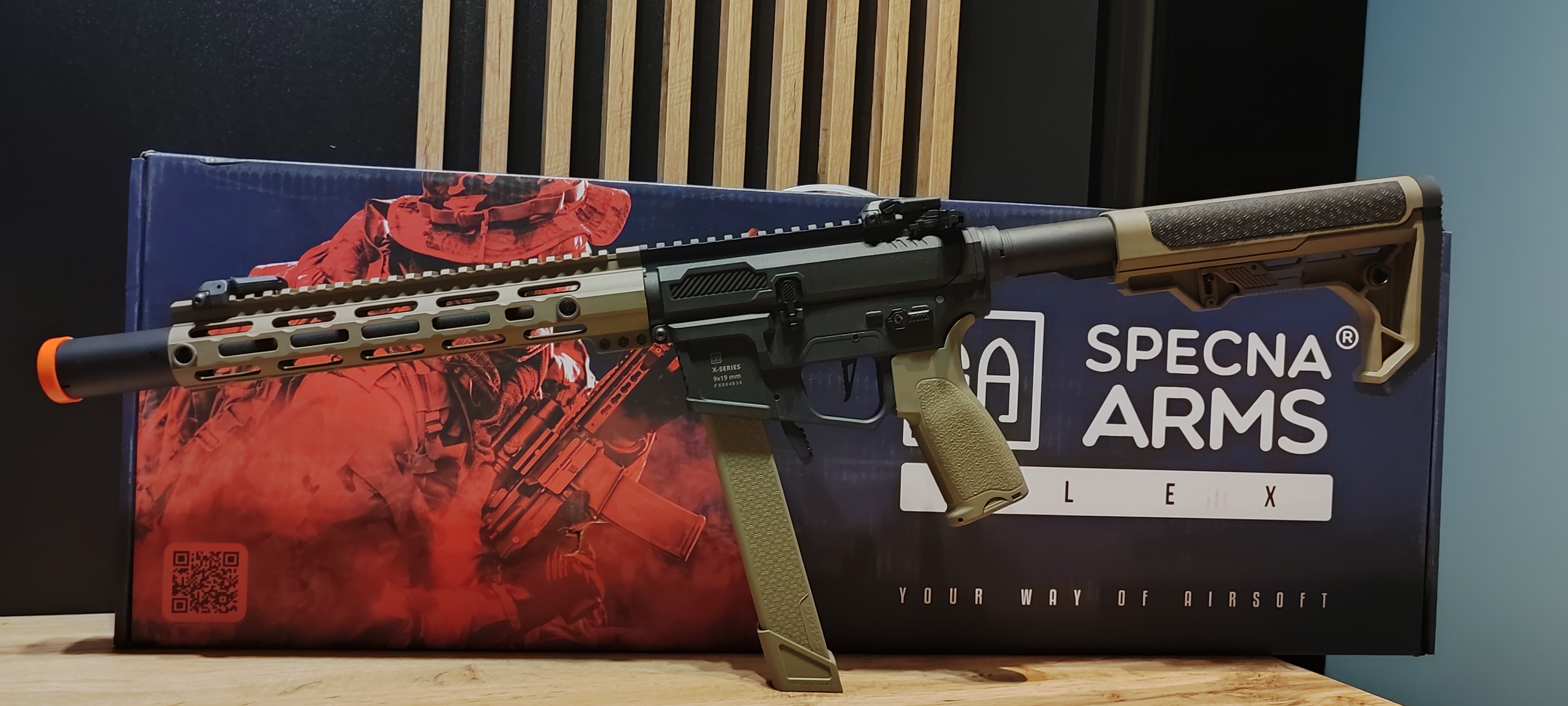 Zestaw Airsoft Specna Arms X-Series + 5x Magazynek (4 nowe S-Mag) + 2x Aku LiPo + Ładowarka + 2.5kg Kulek Bio